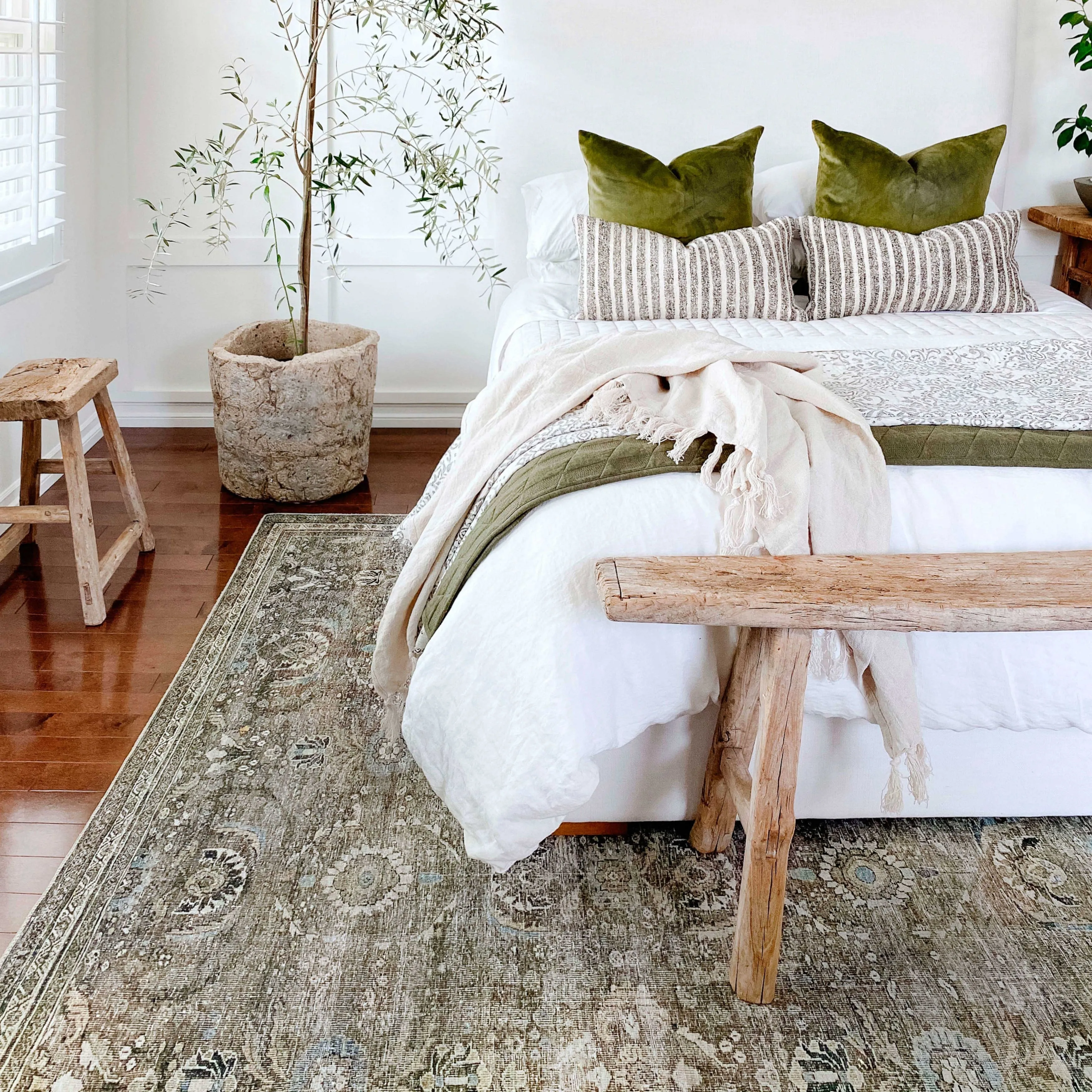 Alexander Home Isabelle Shabby Chic Vintage Distressed Printed Area Rug