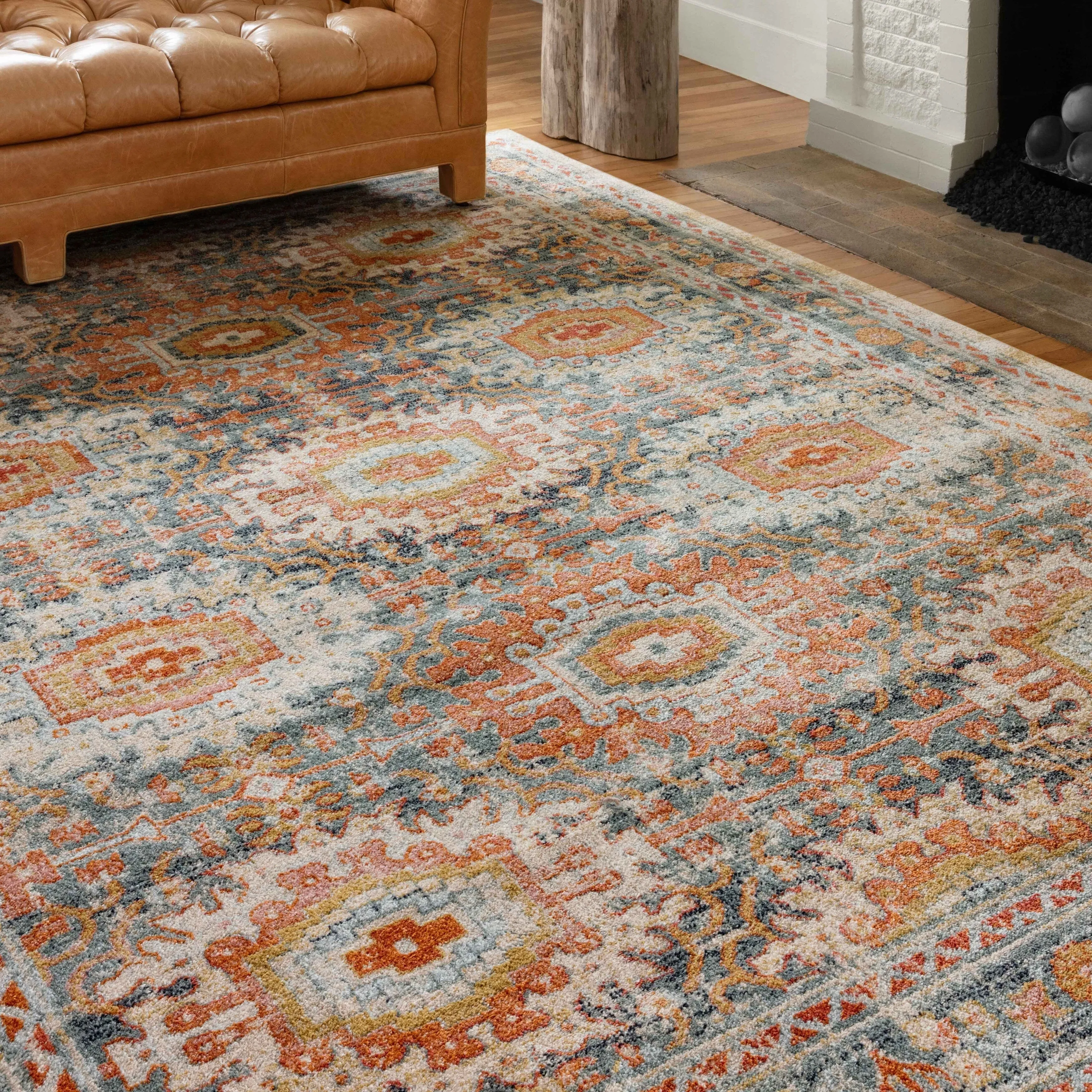 Alexander Home Luxe Fireside Antiqued Distressed Area Rug