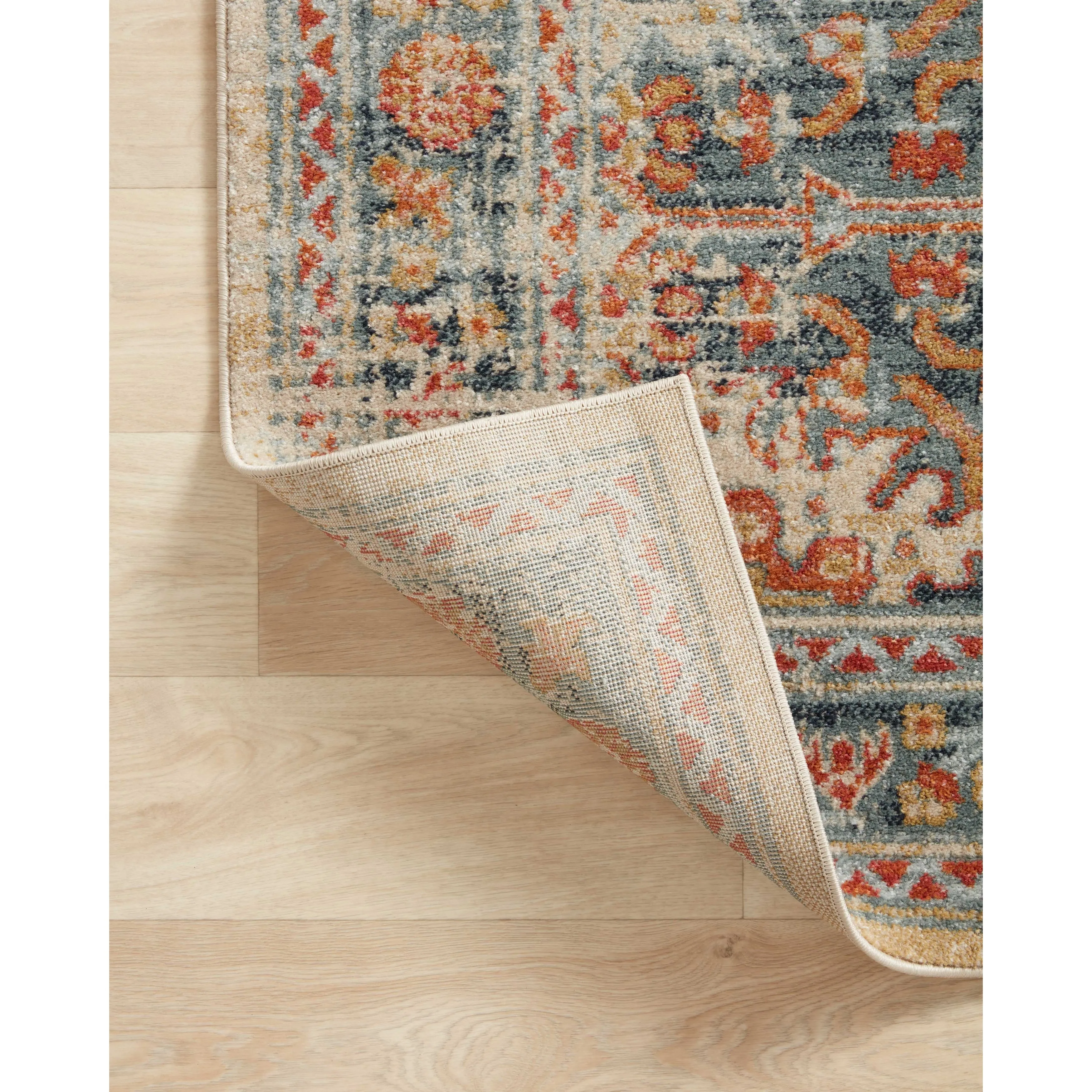 Alexander Home Luxe Fireside Antiqued Distressed Area Rug