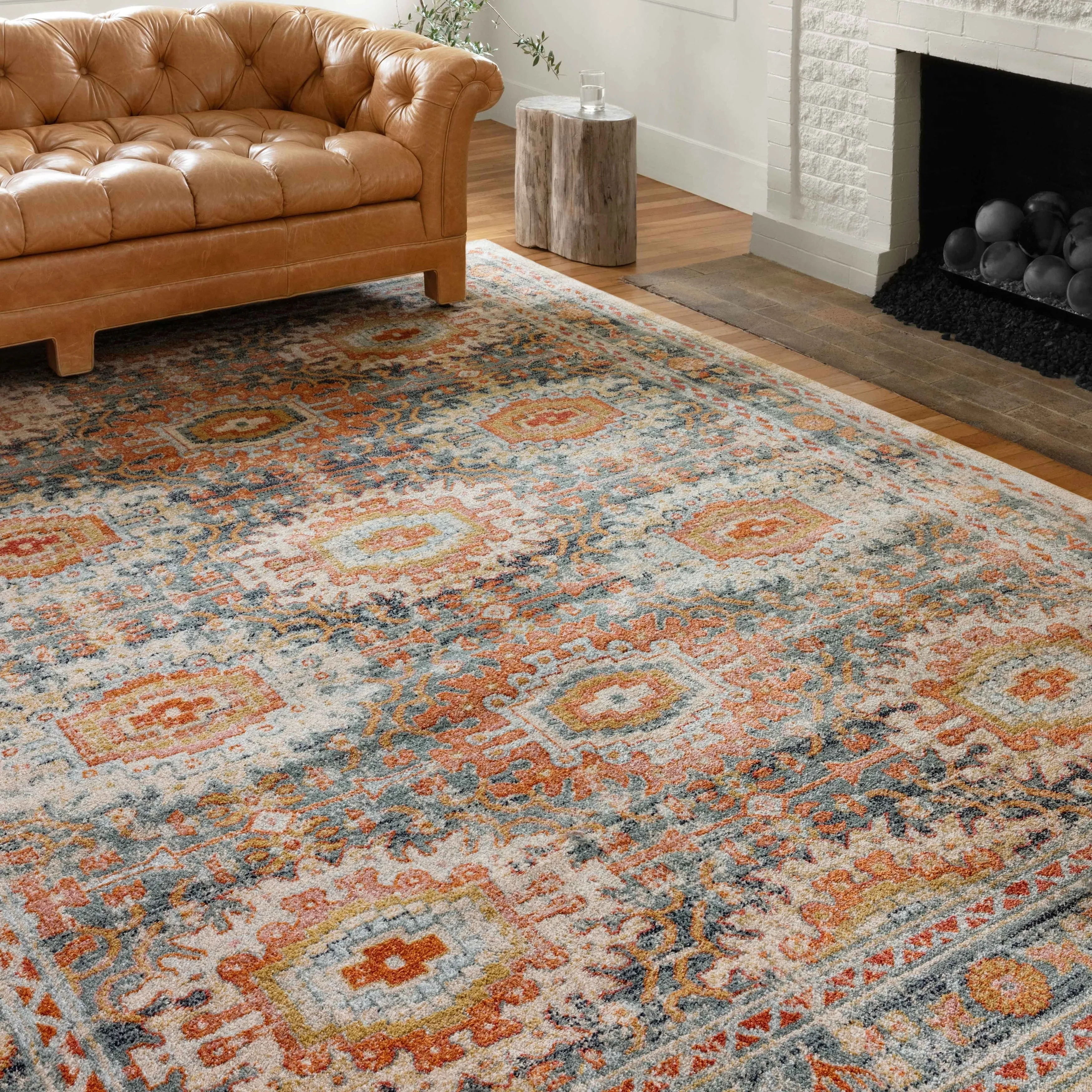 Alexander Home Luxe Fireside Antiqued Distressed Area Rug