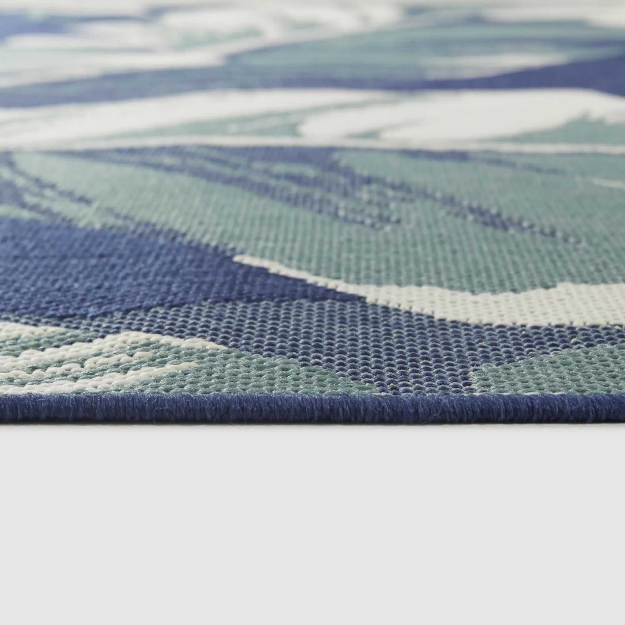 Bissen Botanical Palm Leaf Indoor/Outdoor Area Rug