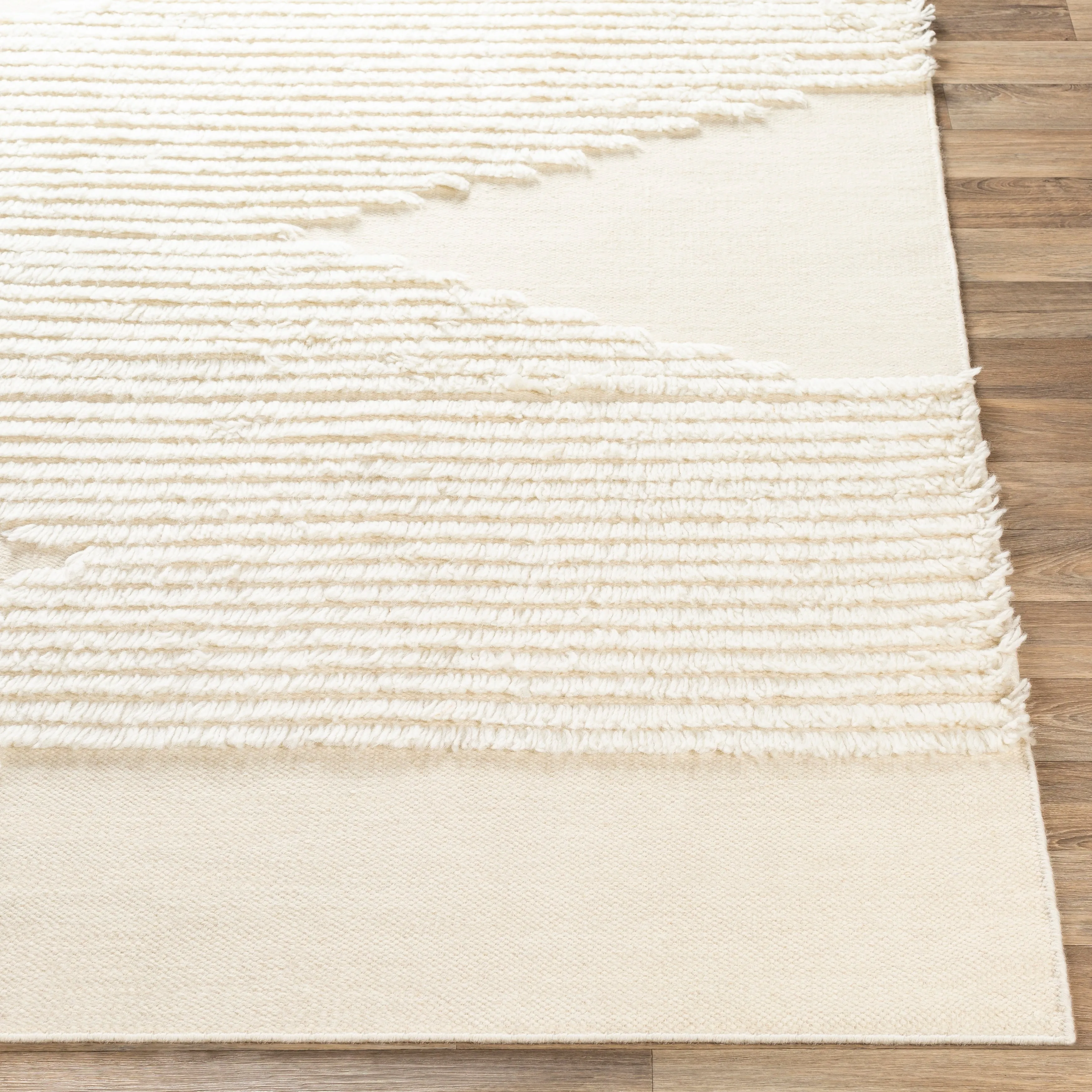 Carson Carrington Inbyn Bohemian Wool Shag Area Rug