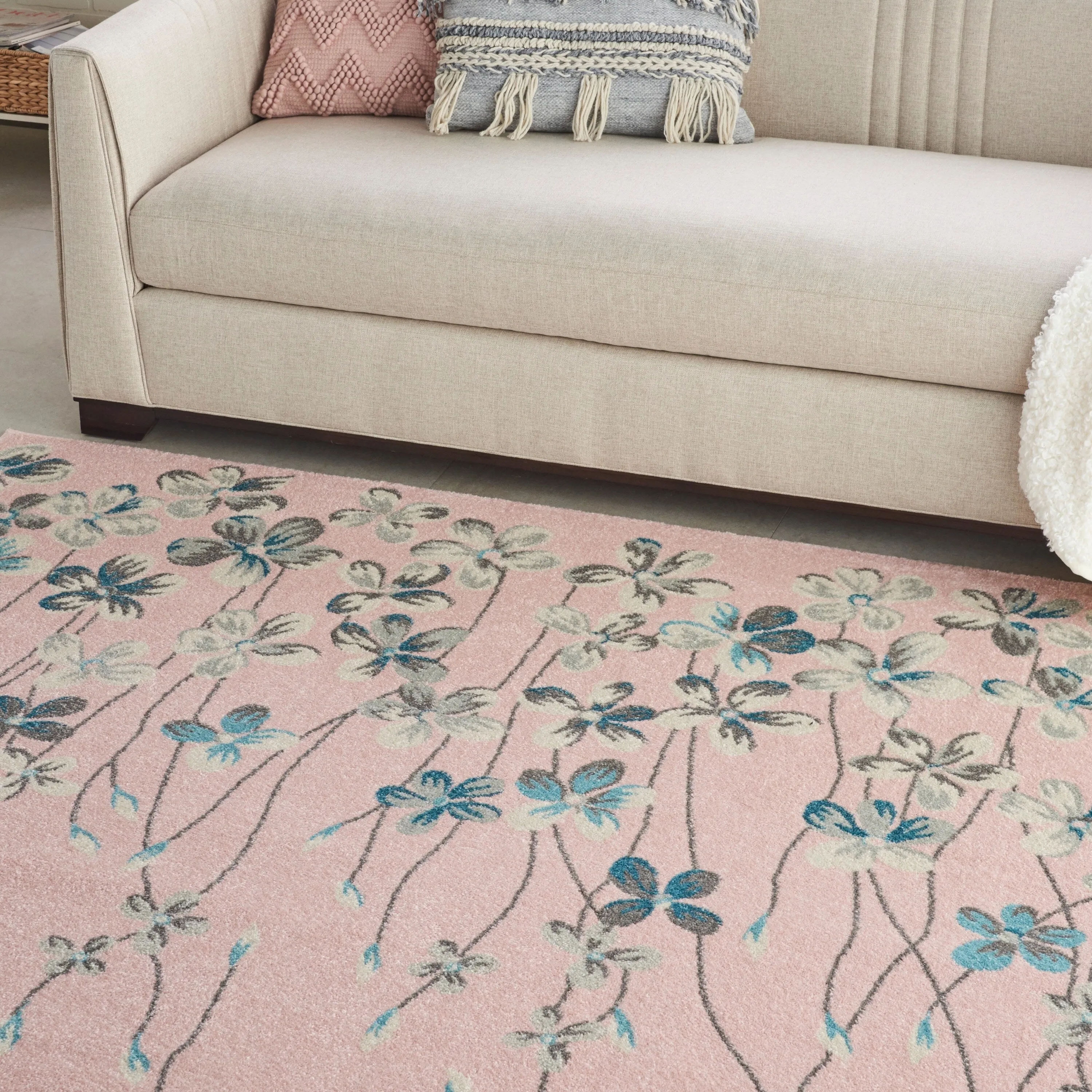 Carson Carrington Molle Floral Area Rug