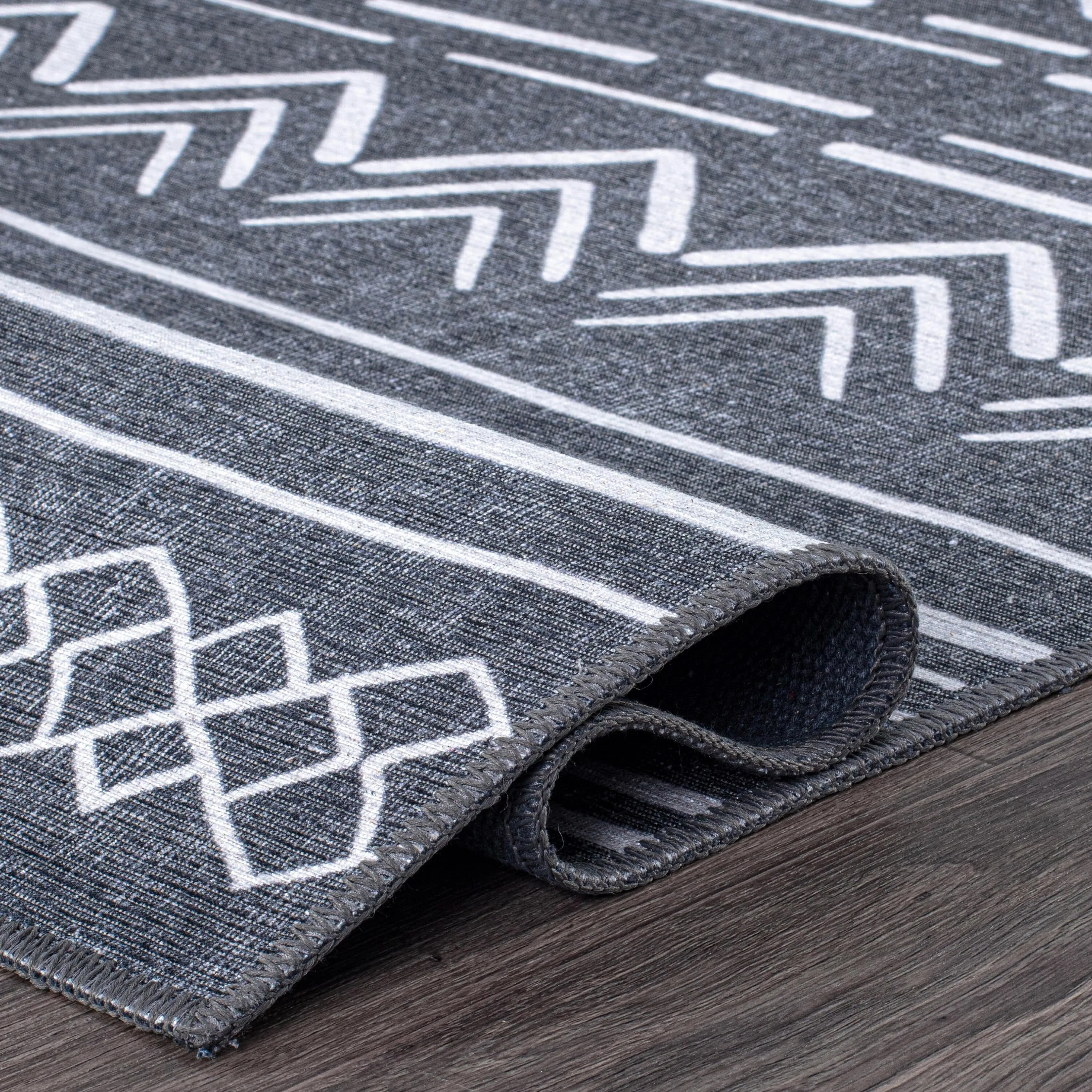 Contemporary Geometric Bohemian Machine Washable Area Rug
