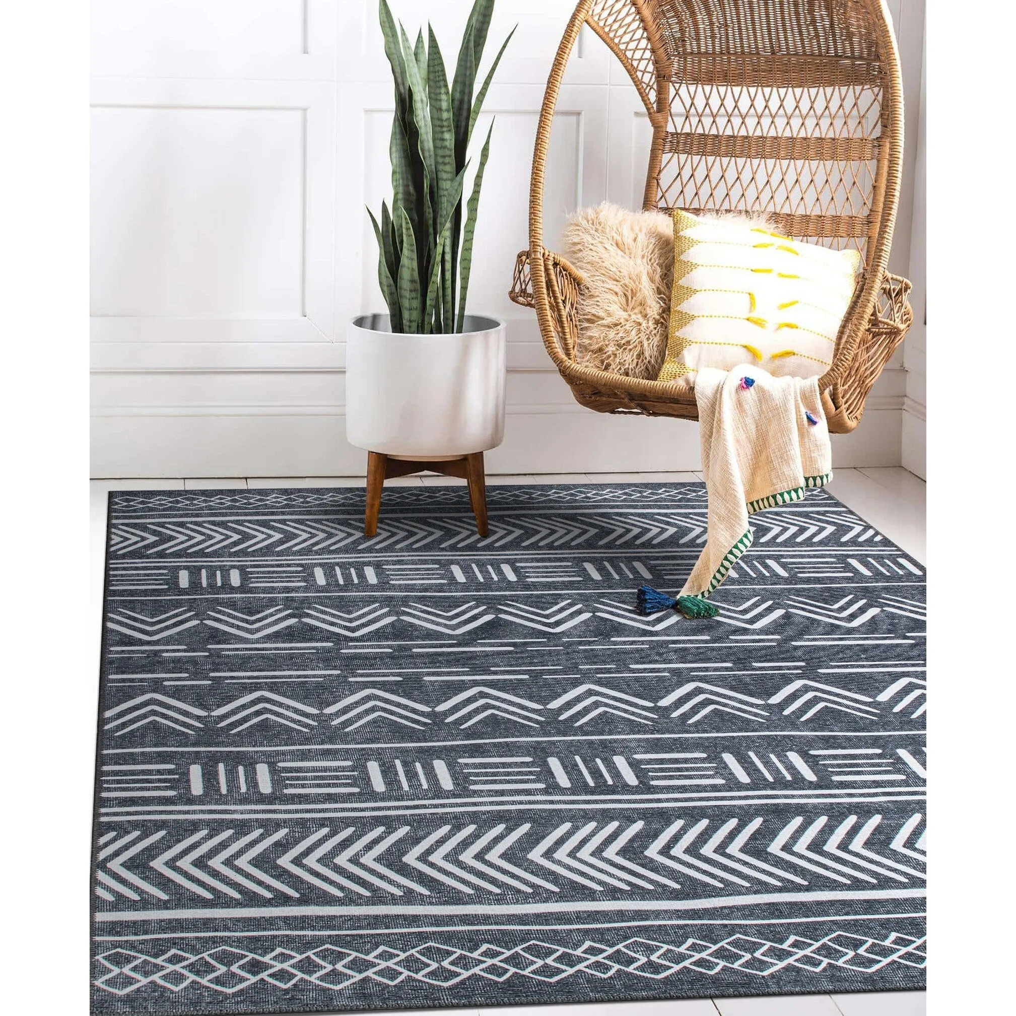 Contemporary Geometric Bohemian Machine Washable Area Rug
