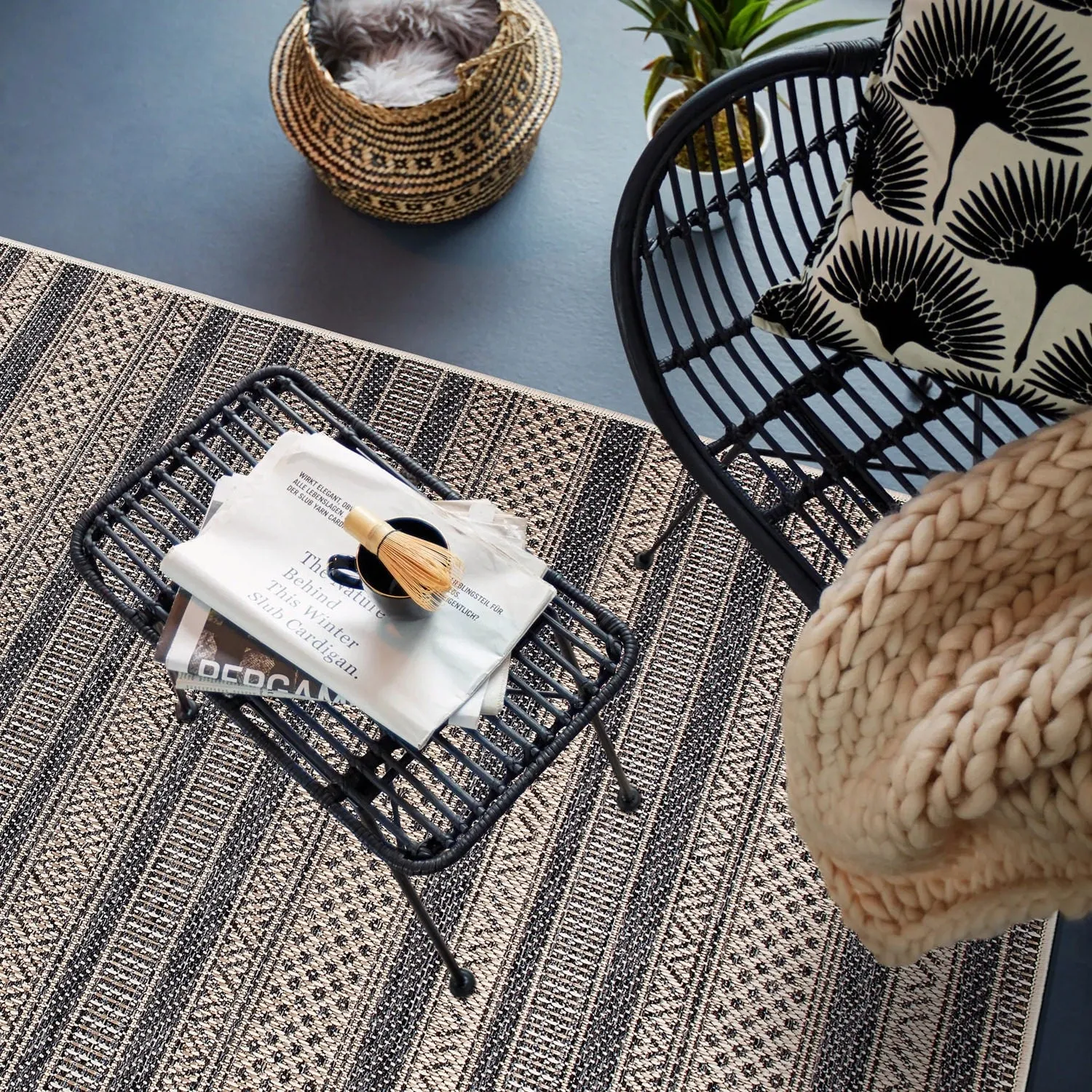 Contemporary Geometric Indoor/Outdoor Area Rug