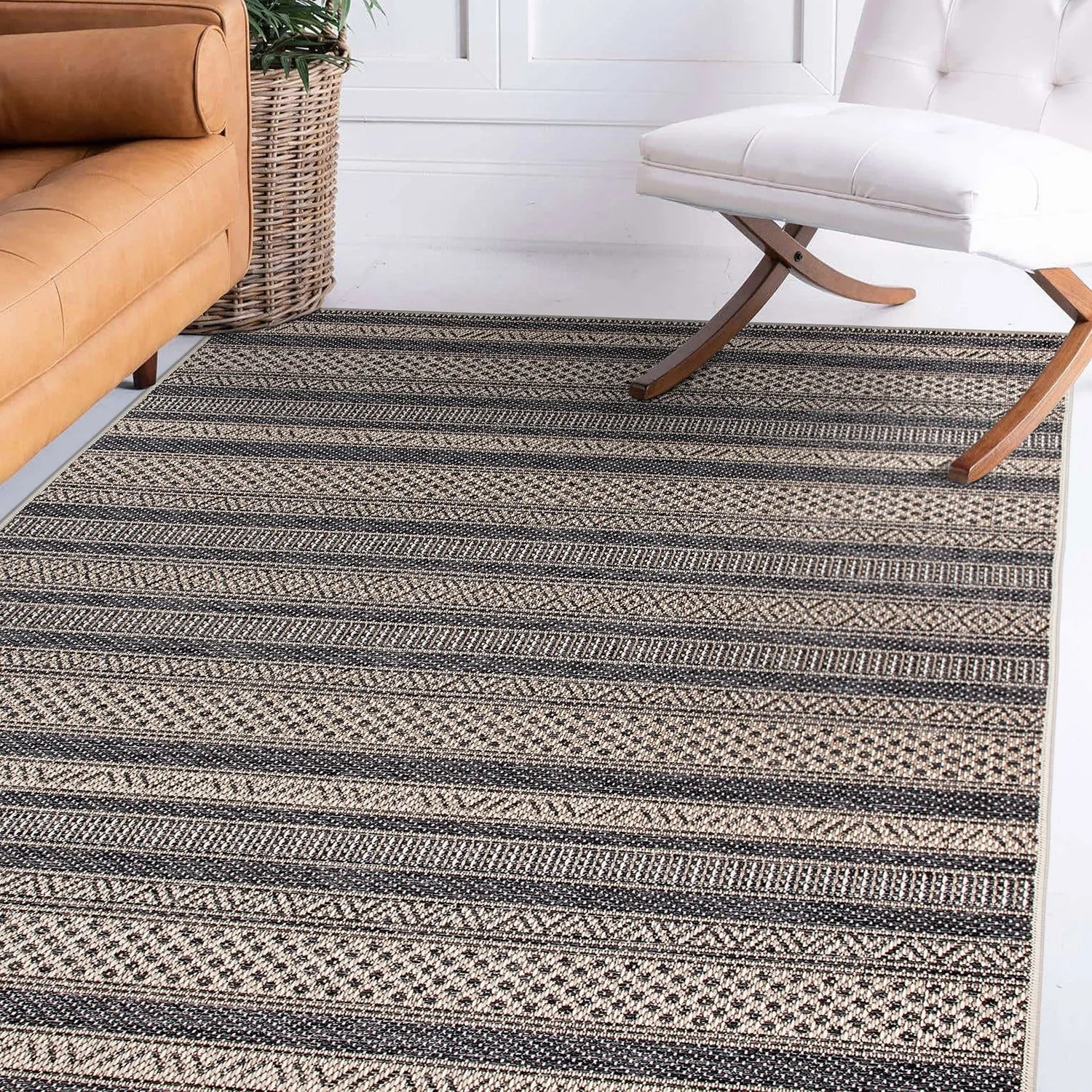 Contemporary Geometric Indoor/Outdoor Area Rug