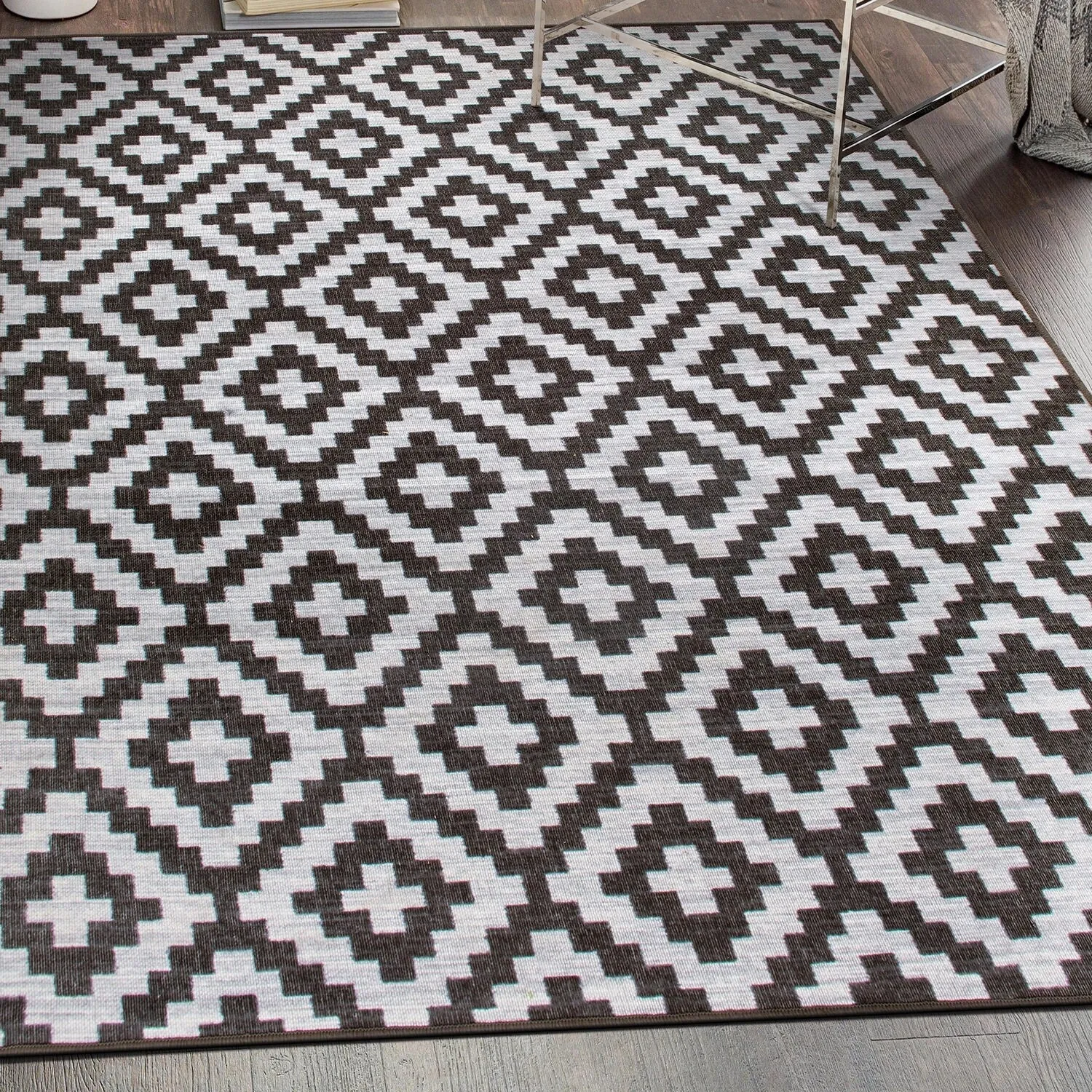 Contemporary Geometric Trellis Indoor/Outdoor Area Rug