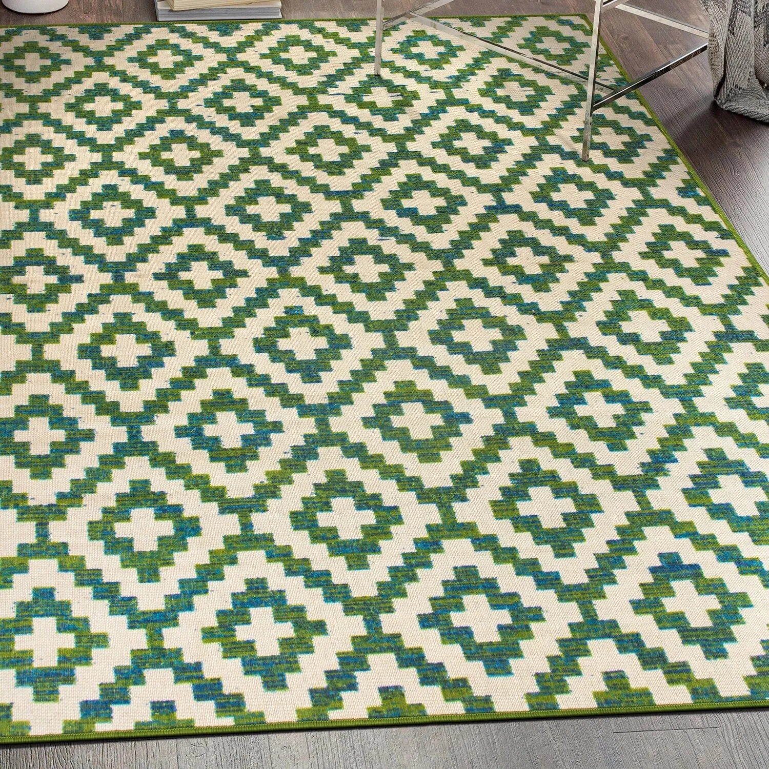Contemporary Geometric Trellis Indoor/Outdoor Area Rug
