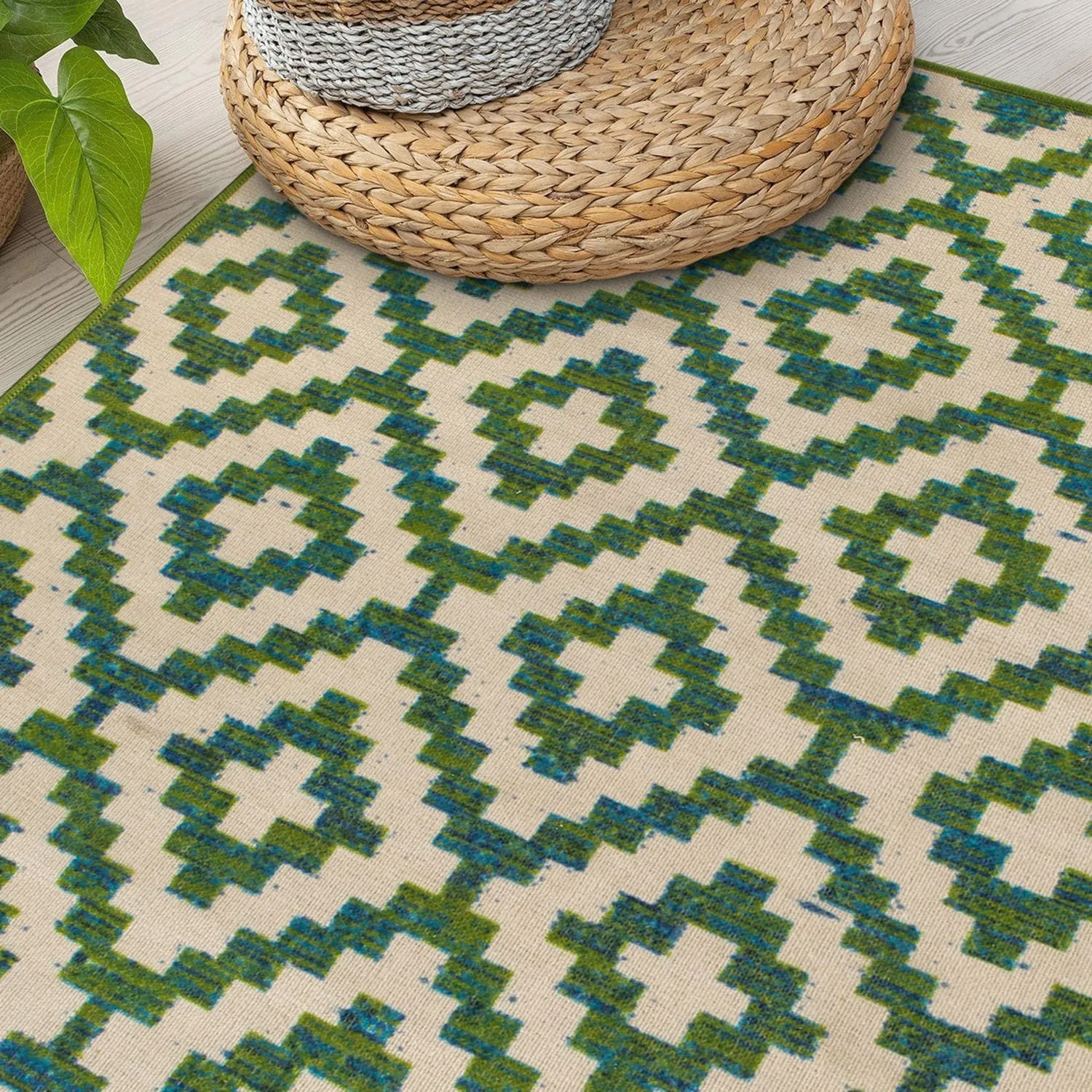 Contemporary Geometric Trellis Indoor/Outdoor Area Rug