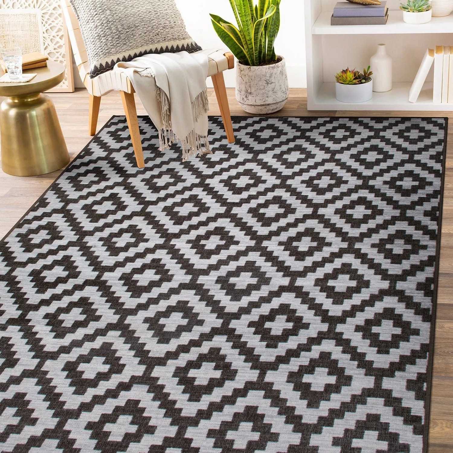 Contemporary Geometric Trellis Indoor/Outdoor Area Rug