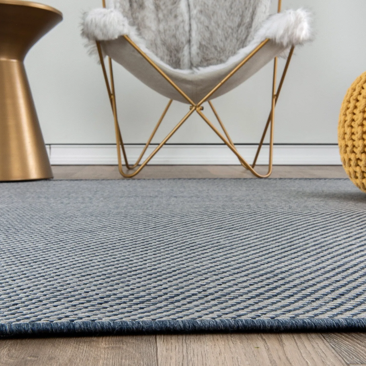 Contemporary Solid Indoor/Outdoor Area Rug
