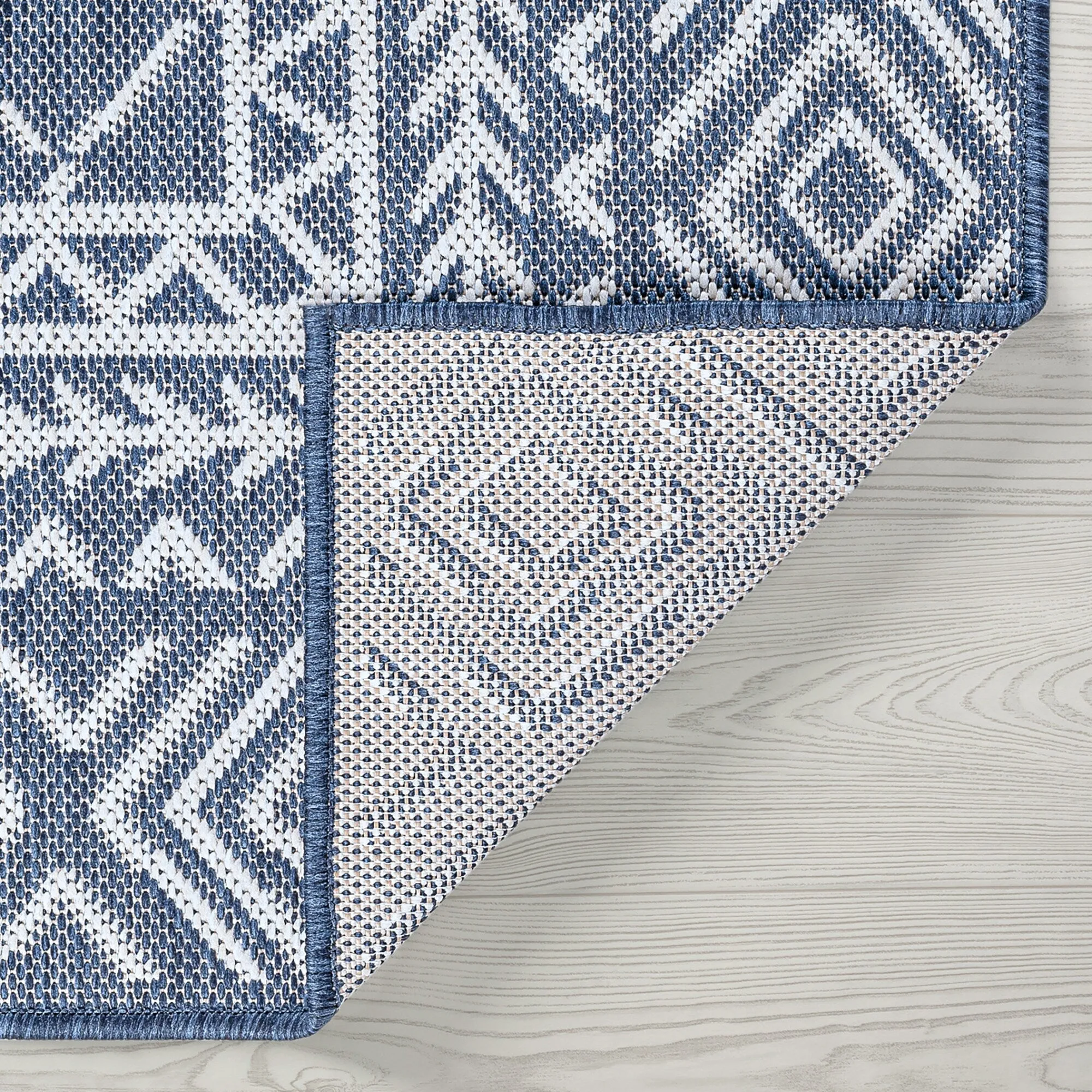 Exo Coastal Diamond Indoor/Outdoor Area Rug