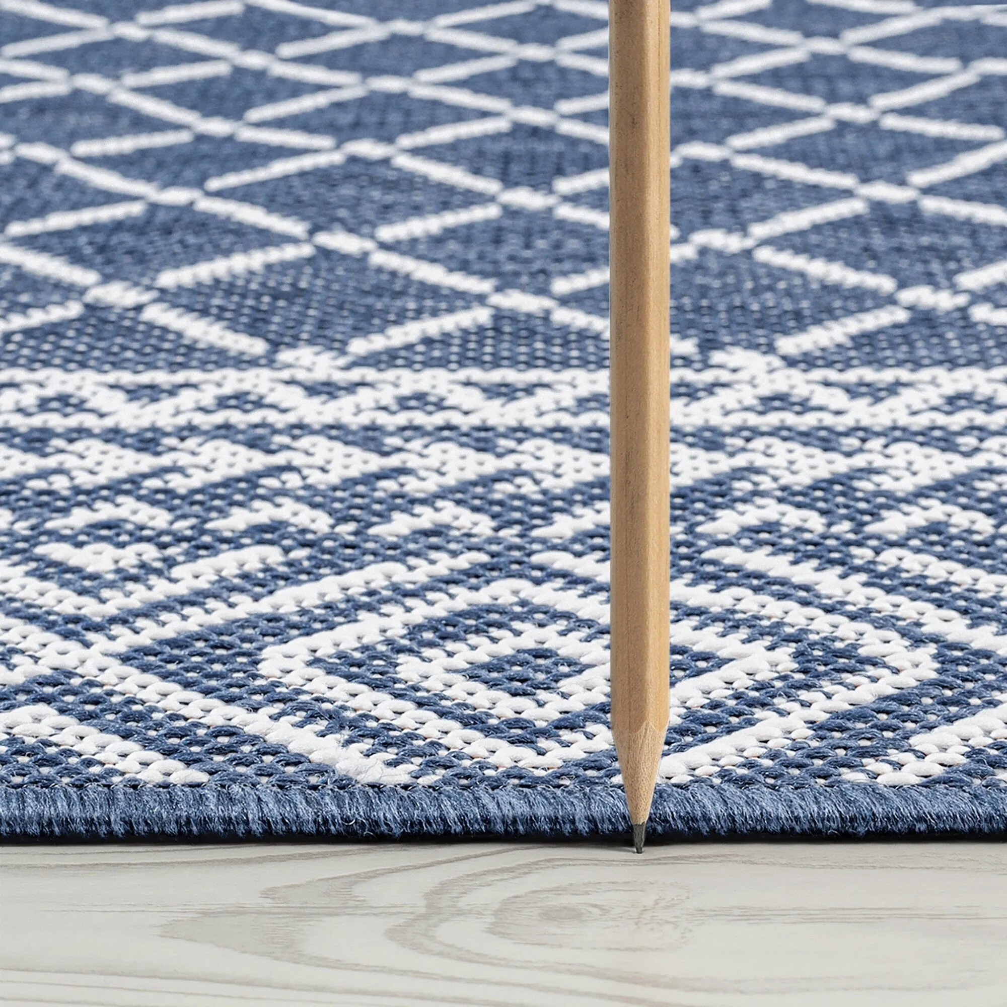 Exo Coastal Diamond Indoor/Outdoor Area Rug