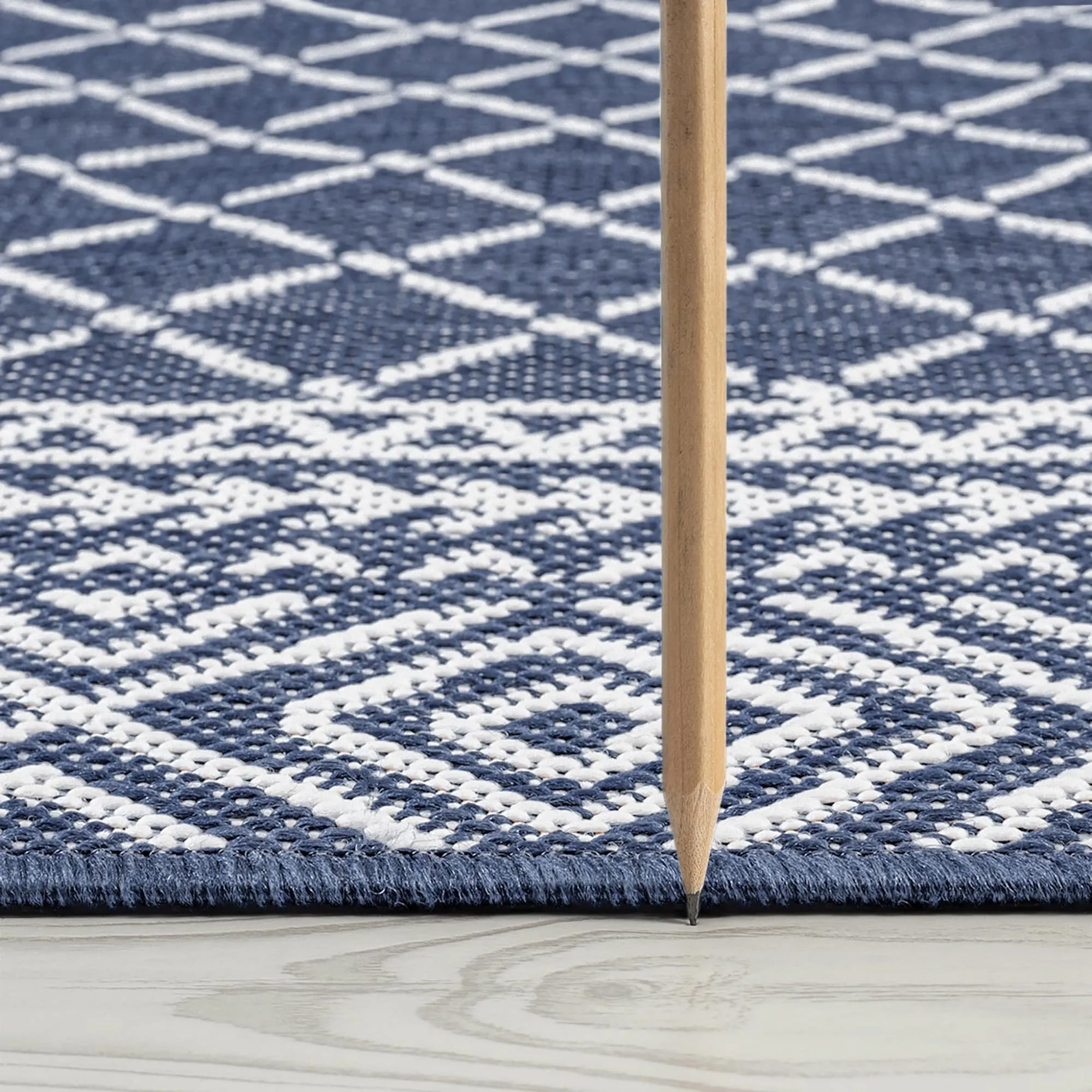 Exo Coastal Diamond Indoor/Outdoor Area Rug