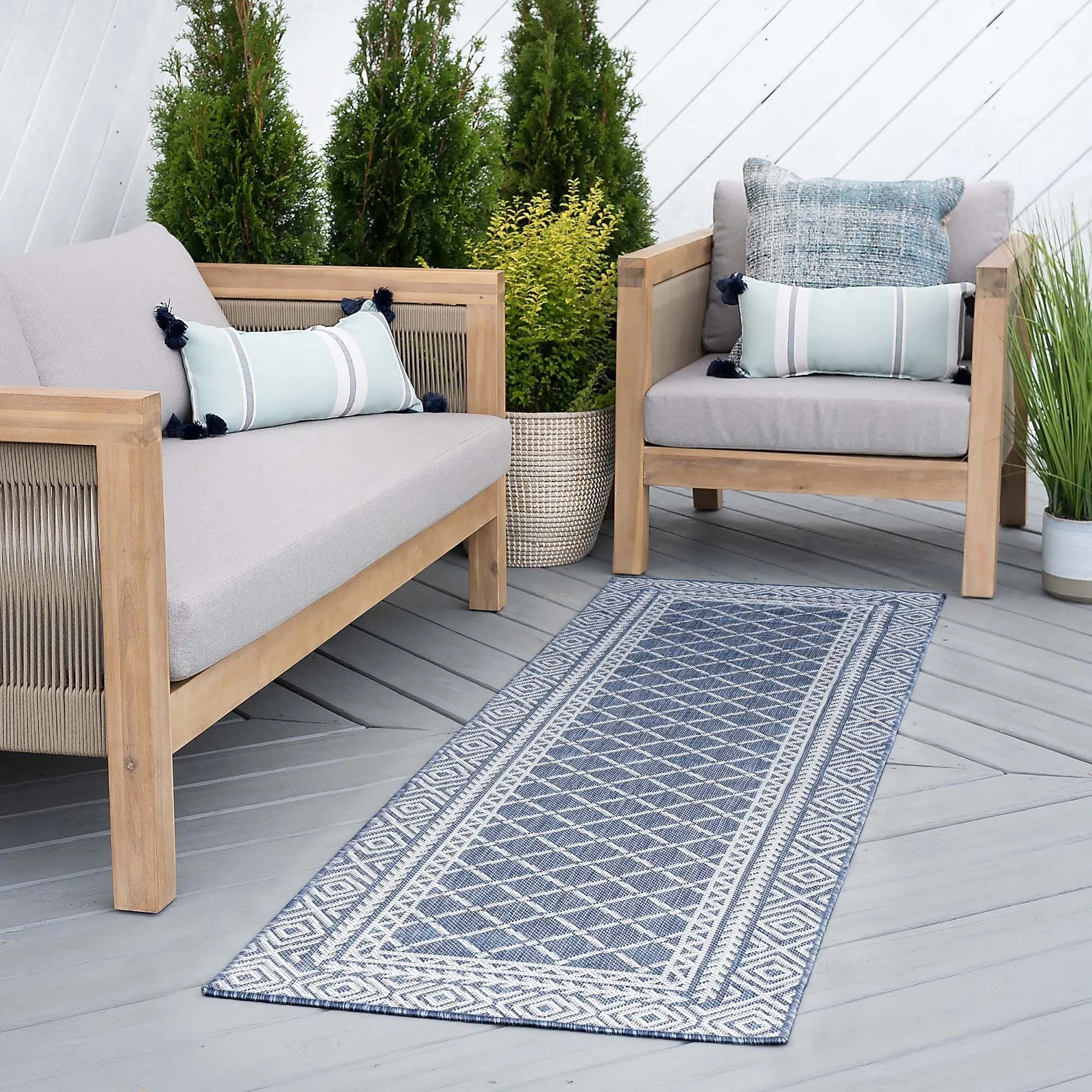 Exo Coastal Diamond Indoor/Outdoor Area Rug