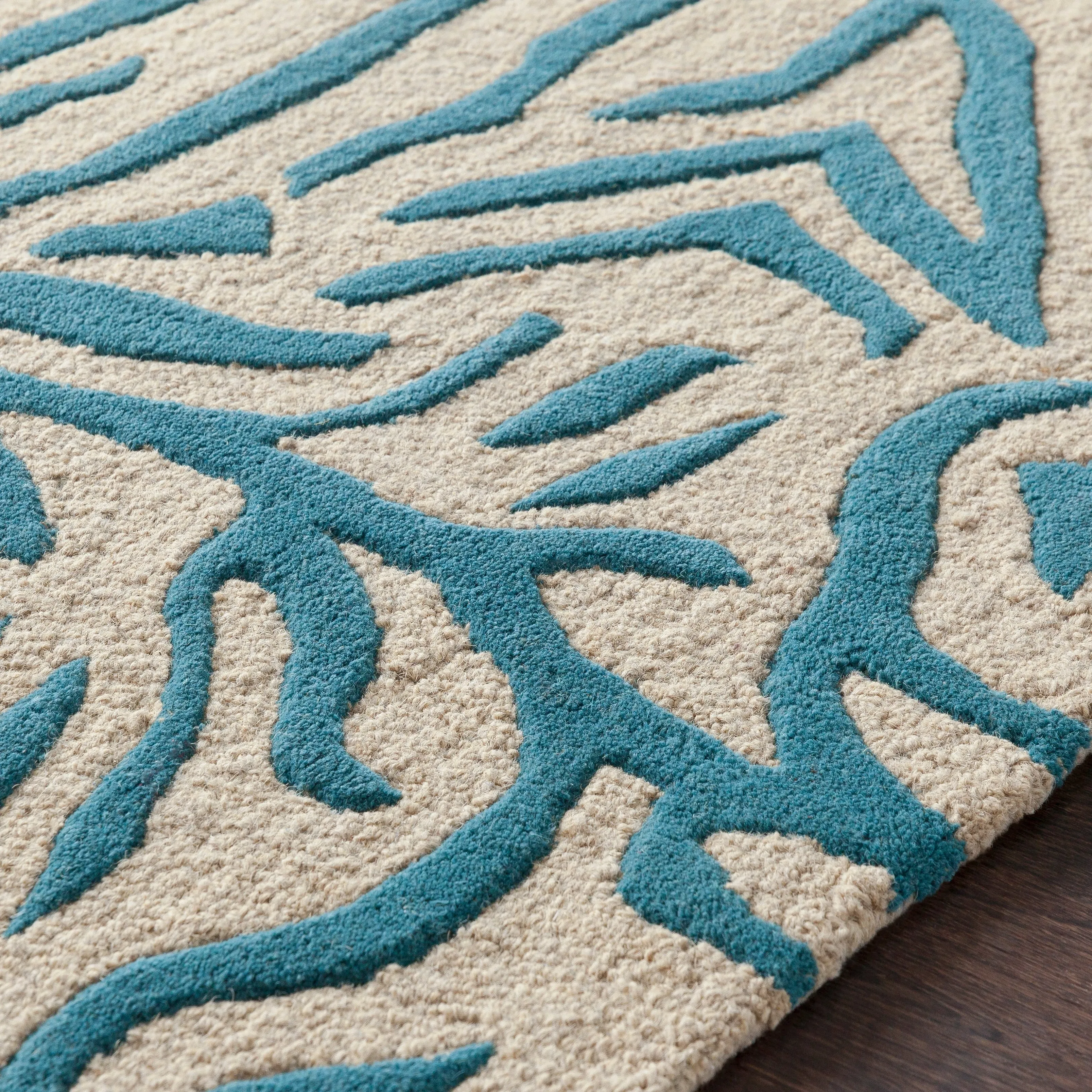 Hand-Tufted Belt Wool Rug