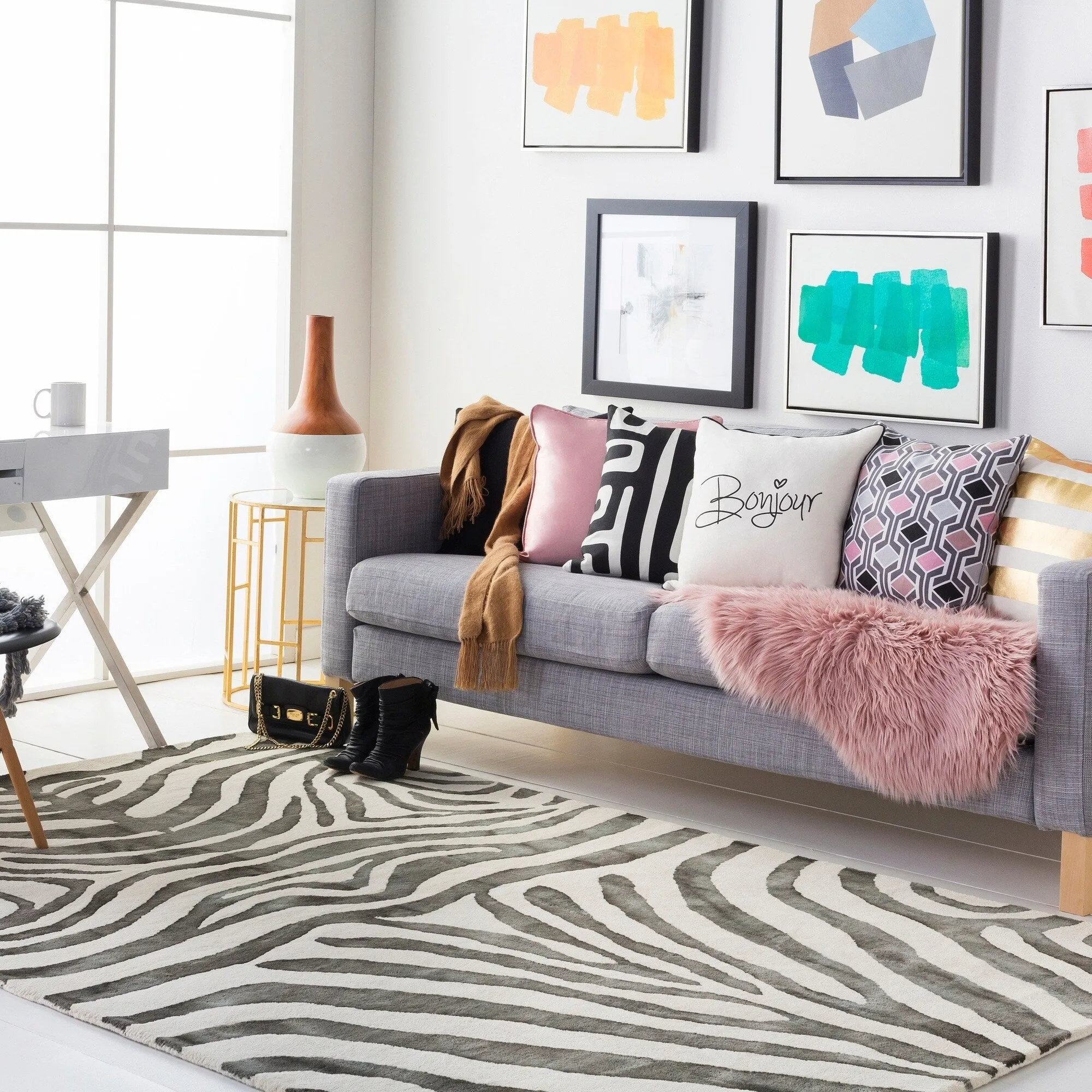Hand-Tufted Villa Wool Rug