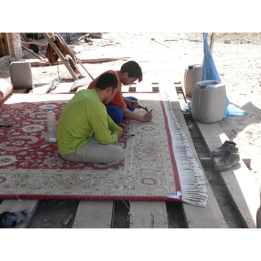 Handmade One-of-a-Kind Vegetable Dye Tabriz Wool Rug (Afghanistan) - 4'1 x 6'