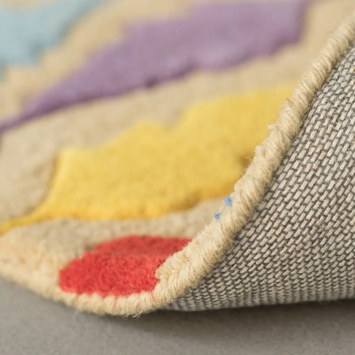 Handtufted Multicolored Leaf Design 100% Wool Area Rug. 3' x 5' Rectangle - 3' x 5'