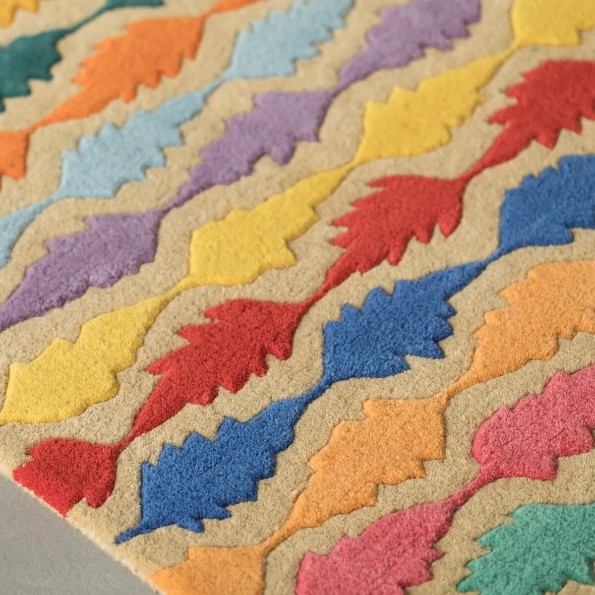 Handtufted Multicolored Leaf Design 100% Wool Area Rug. 3' x 5' Rectangle - 3' x 5'