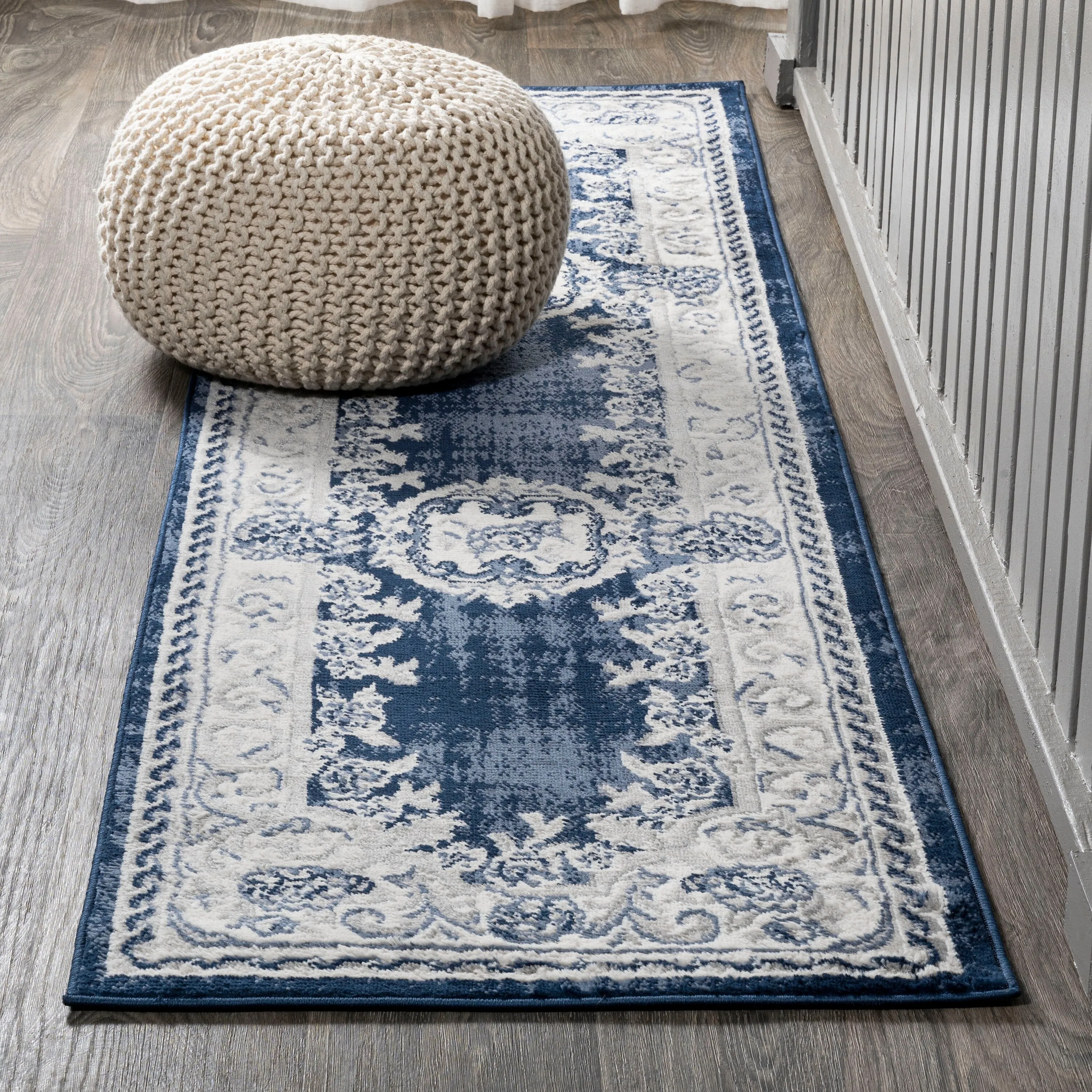 JONATHAN Y Amir Cottage Medallion Area Rug