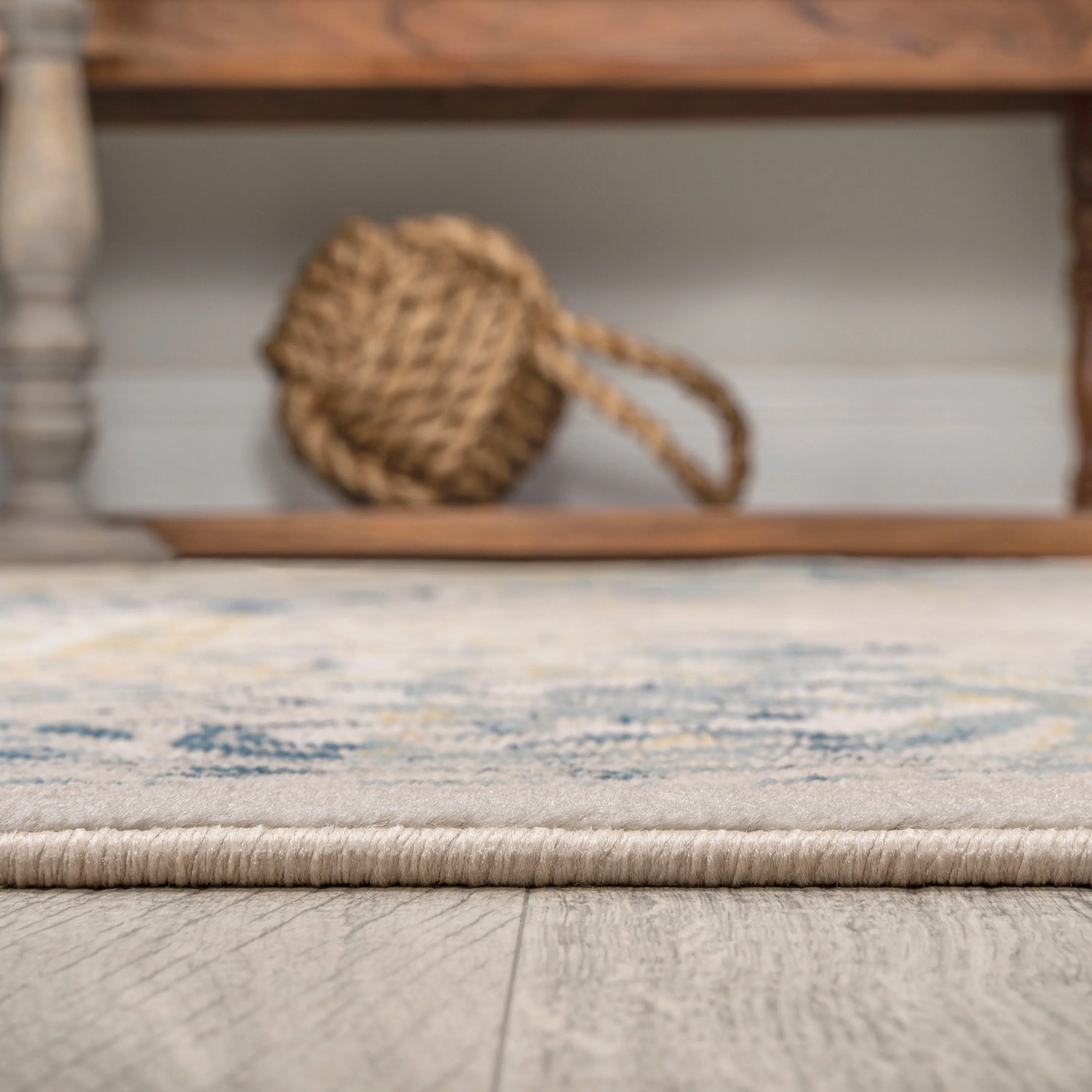 JONATHAN Y Amir Cottage Medallion Area Rug
