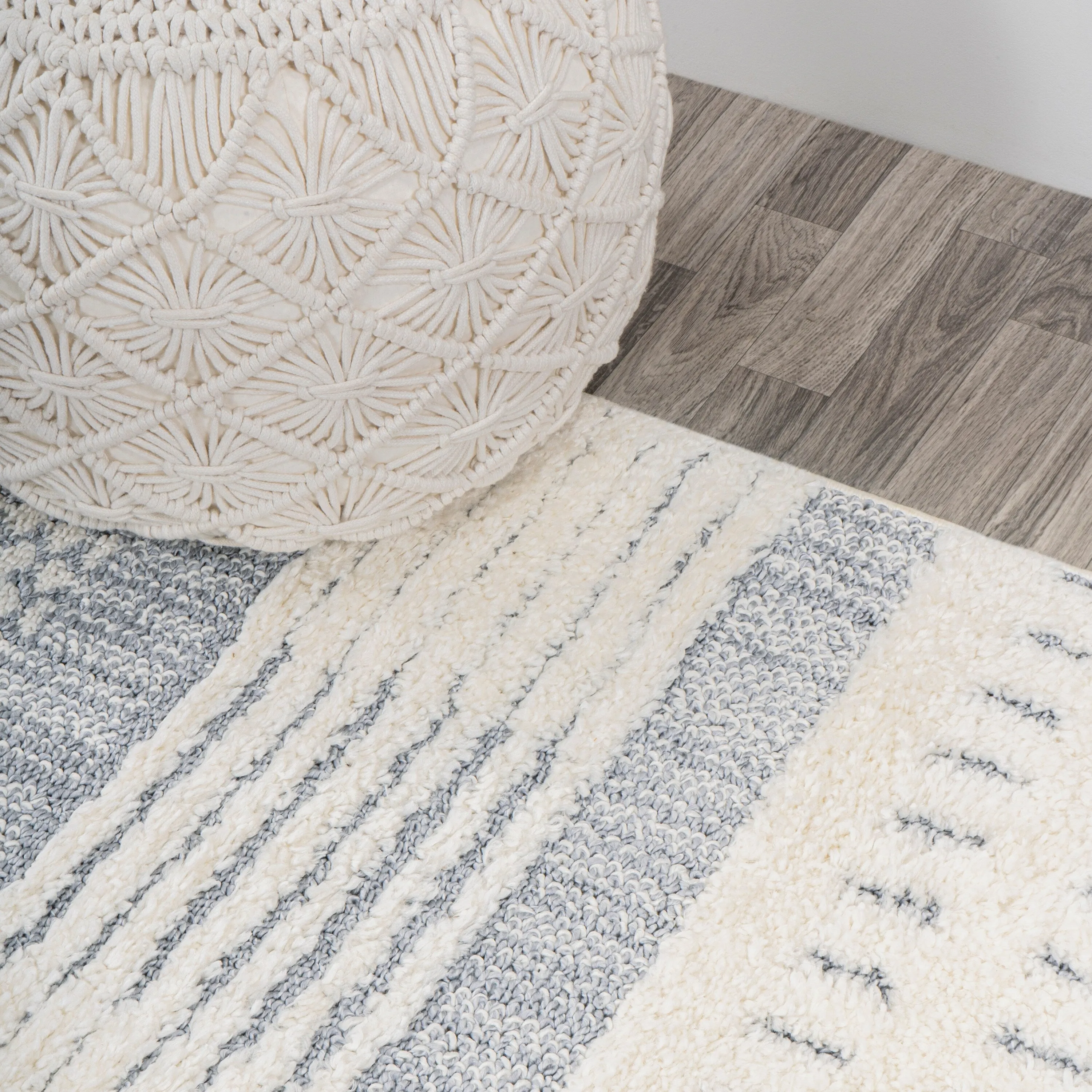 JONATHAN Y Elin Modern Abstract Muted Flowers Area Rug