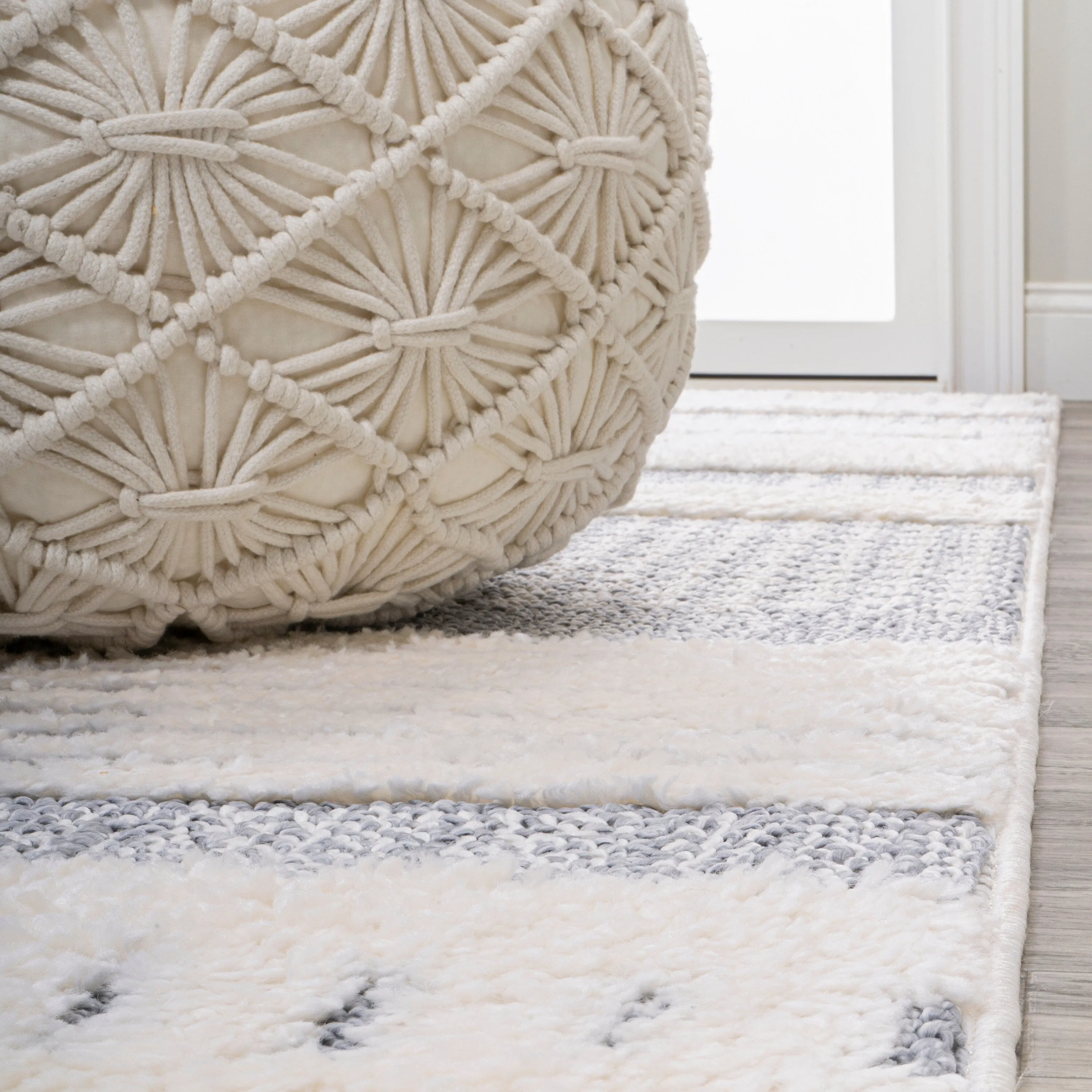 JONATHAN Y Elin Modern Abstract Muted Flowers Area Rug