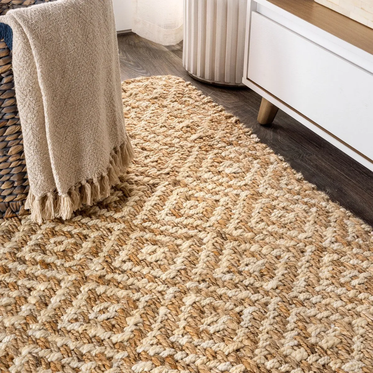 JONATHAN Y Espina Hand Woven Diamond Chunky Jute Area Rug