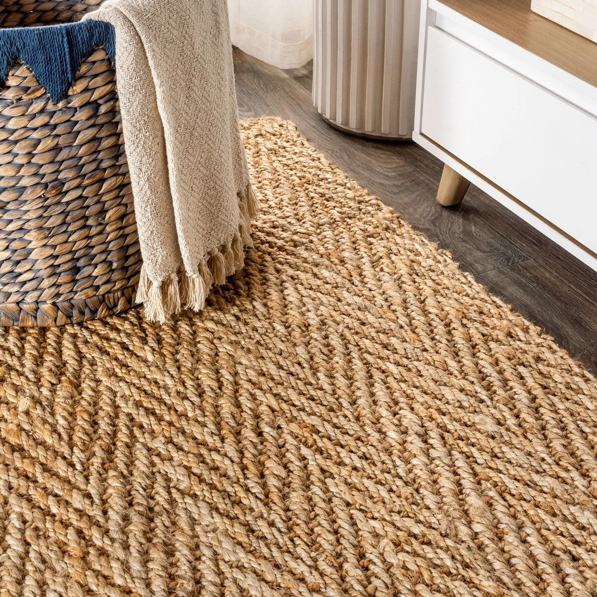 JONATHAN Y Estera Hand Woven Herringbone Chunky Jute Area Rug