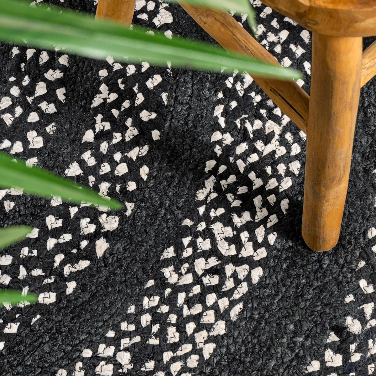JONATHAN Y Flora Braided Bohemian Coastal Round Jute Area Rug
