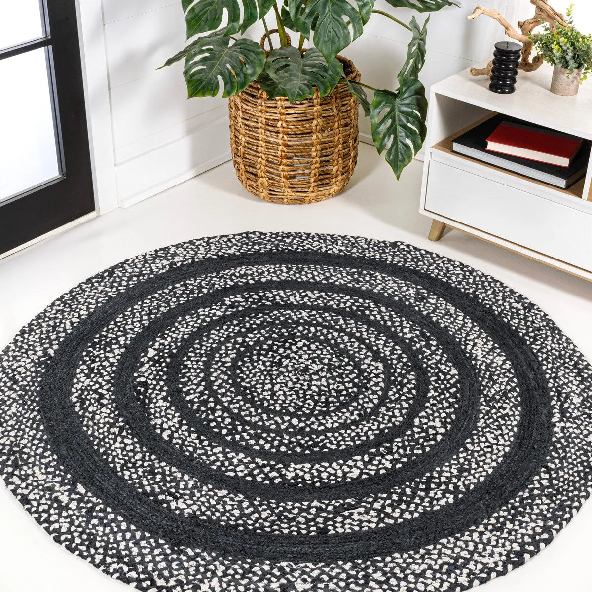 JONATHAN Y Flora Braided Bohemian Coastal Round Jute Area Rug