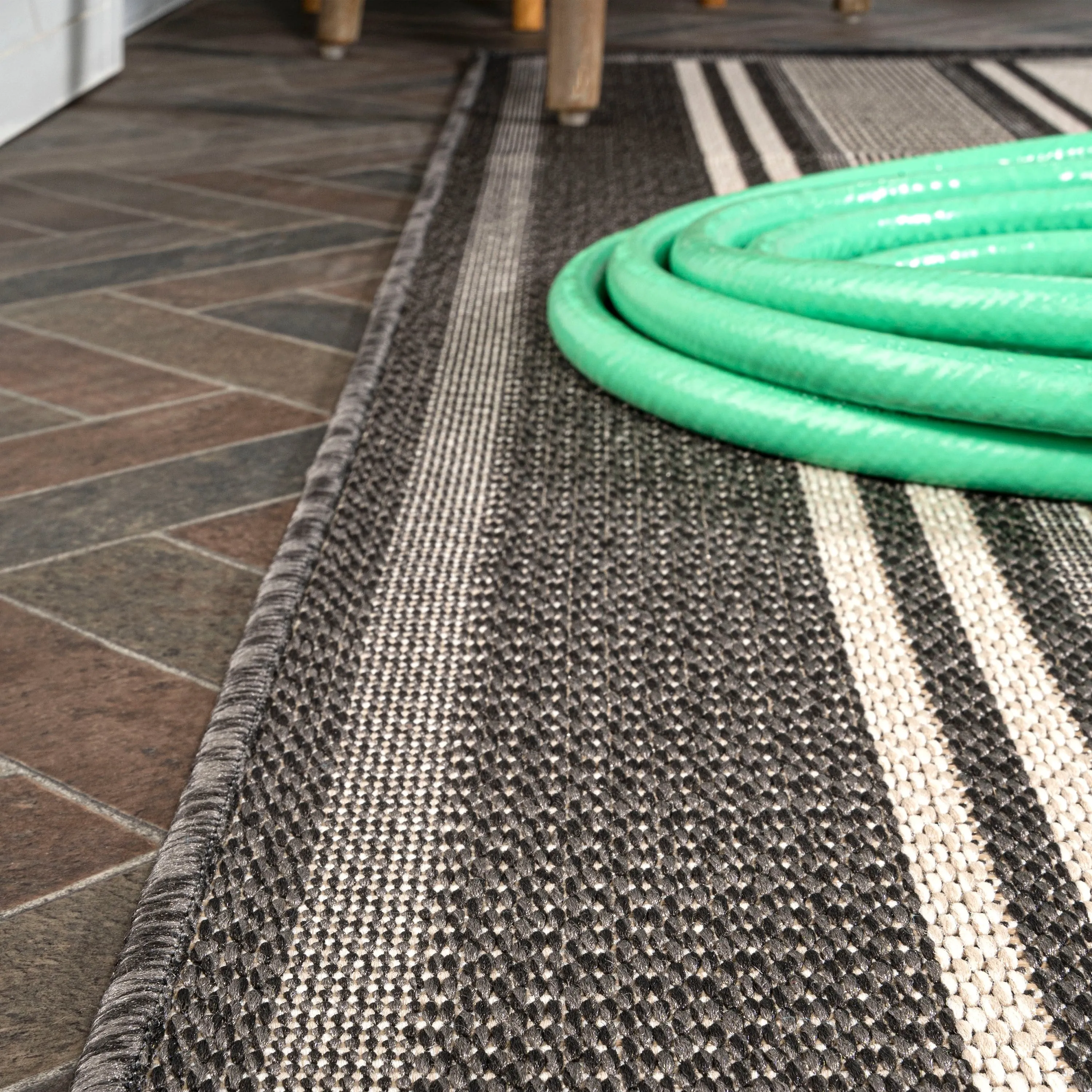 JONATHAN Y Negril Modern Double Stripe Indoor/Outdoor Area Rug