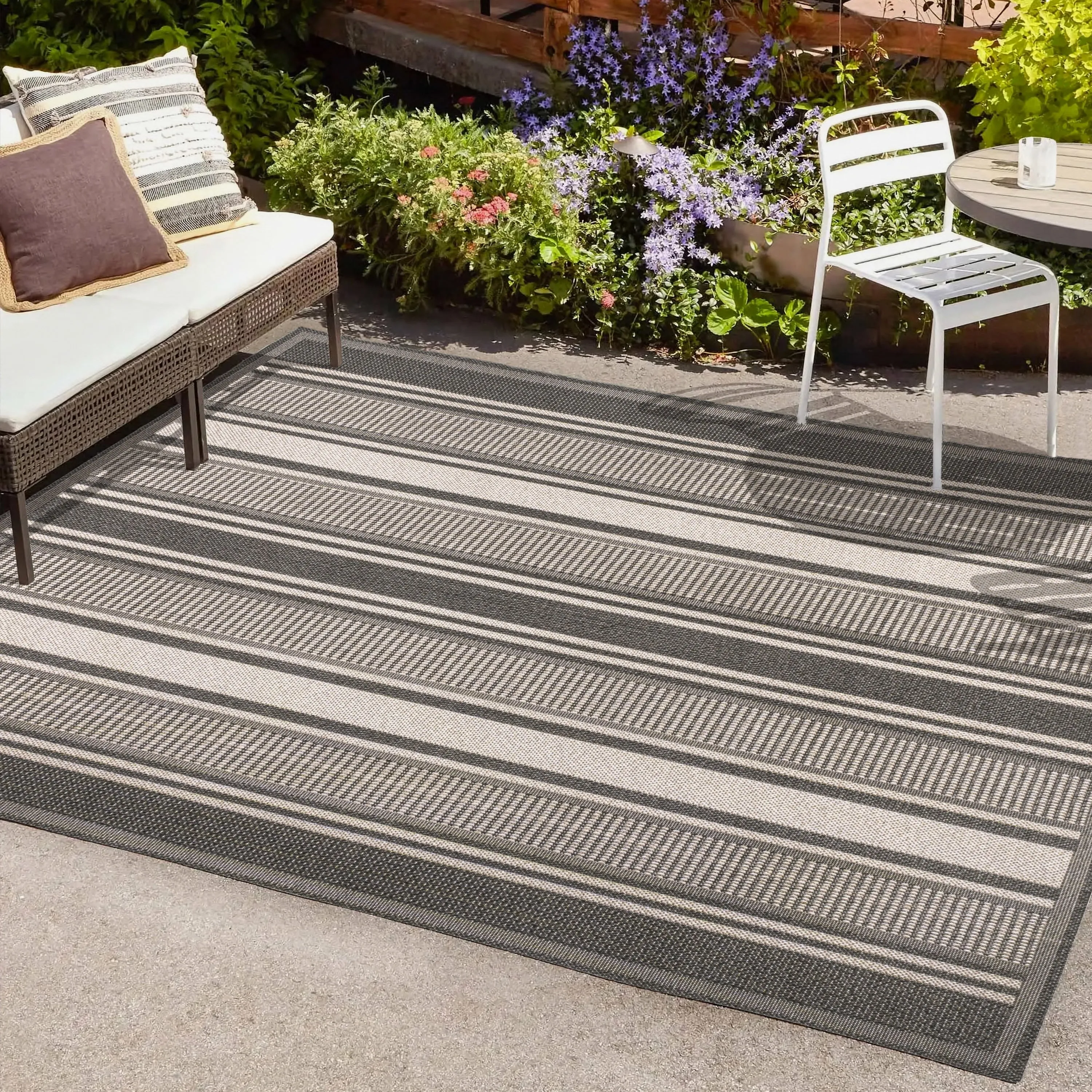 JONATHAN Y Negril Modern Double Stripe Indoor/Outdoor Area Rug