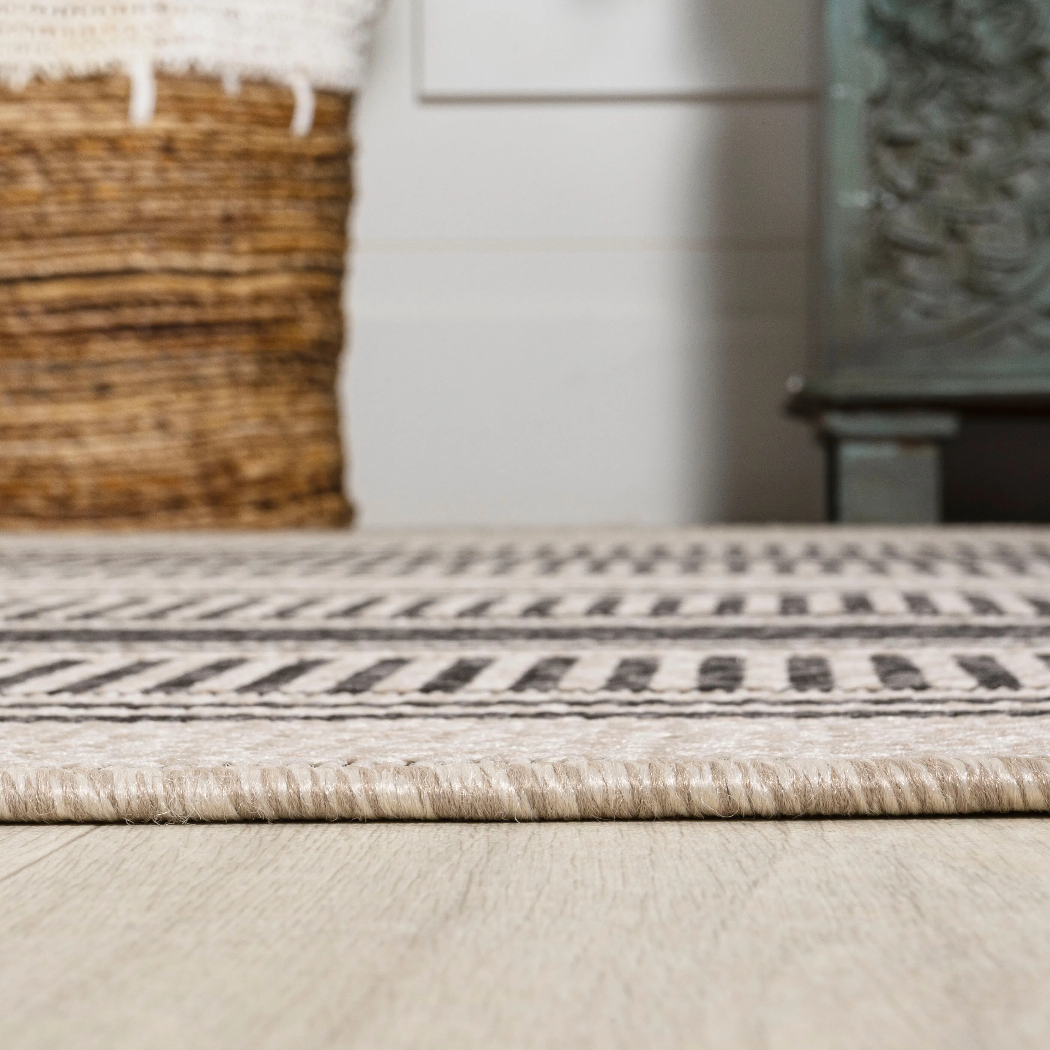 JONATHAN Y Negril Modern Double Stripe Indoor/Outdoor Area Rug