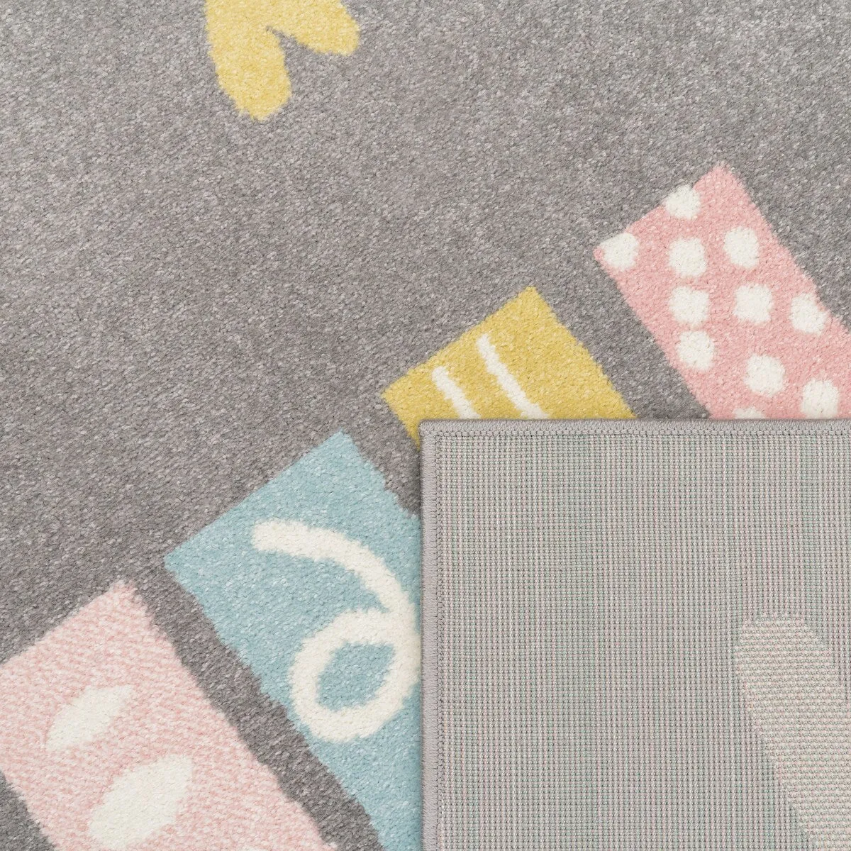 Kids Rug with Rainbow and Hearts in Pastel Colors