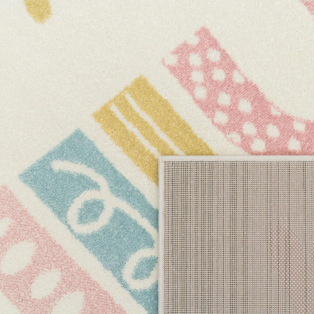 Kids Rug with Rainbow and Hearts in Pastel Colors