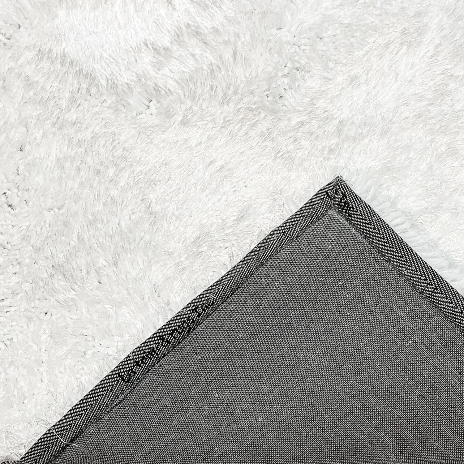 LA Rug Linens Romance 1.5-inch Thick Soft Pile Shag Area Rug