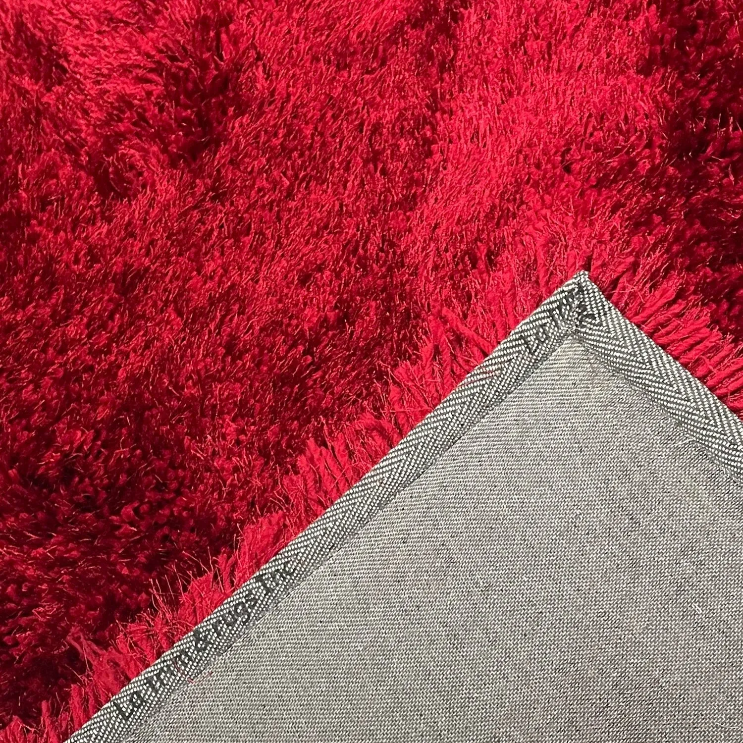 LA Rug Linens Romance 1.5-inch Thick Soft Pile Shag Area Rug