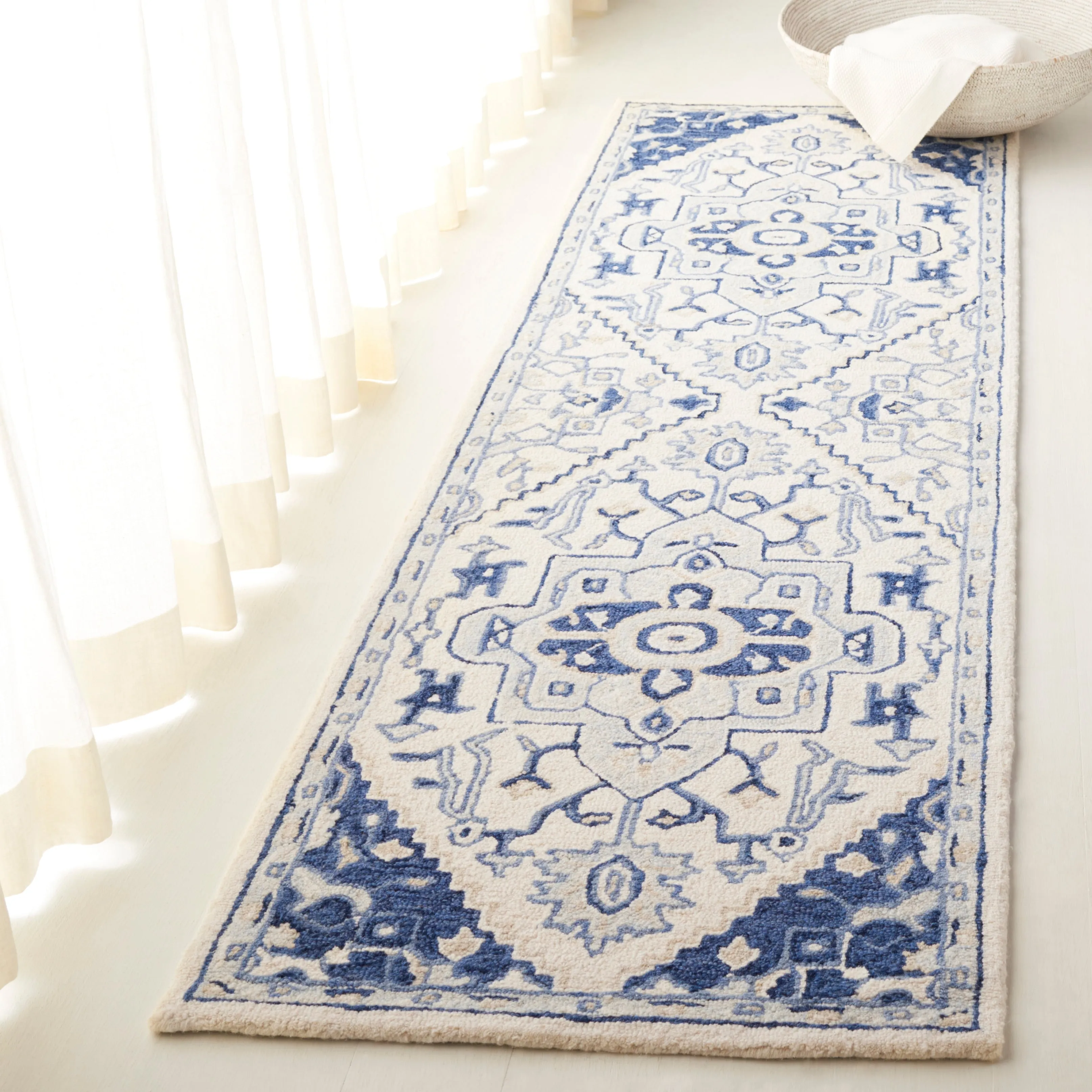 Lauren Ralph Lauren. Handmade Gunnhild Wool Rug