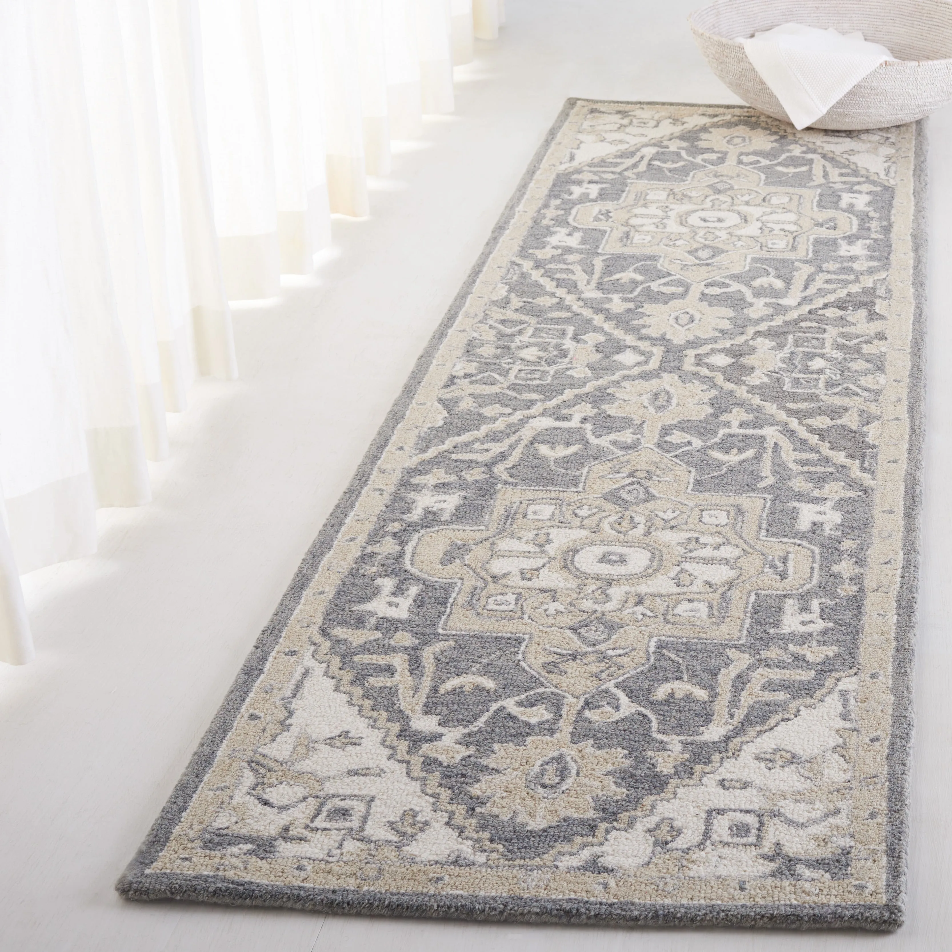 Lauren Ralph Lauren. Handmade Gunnhild Wool Rug