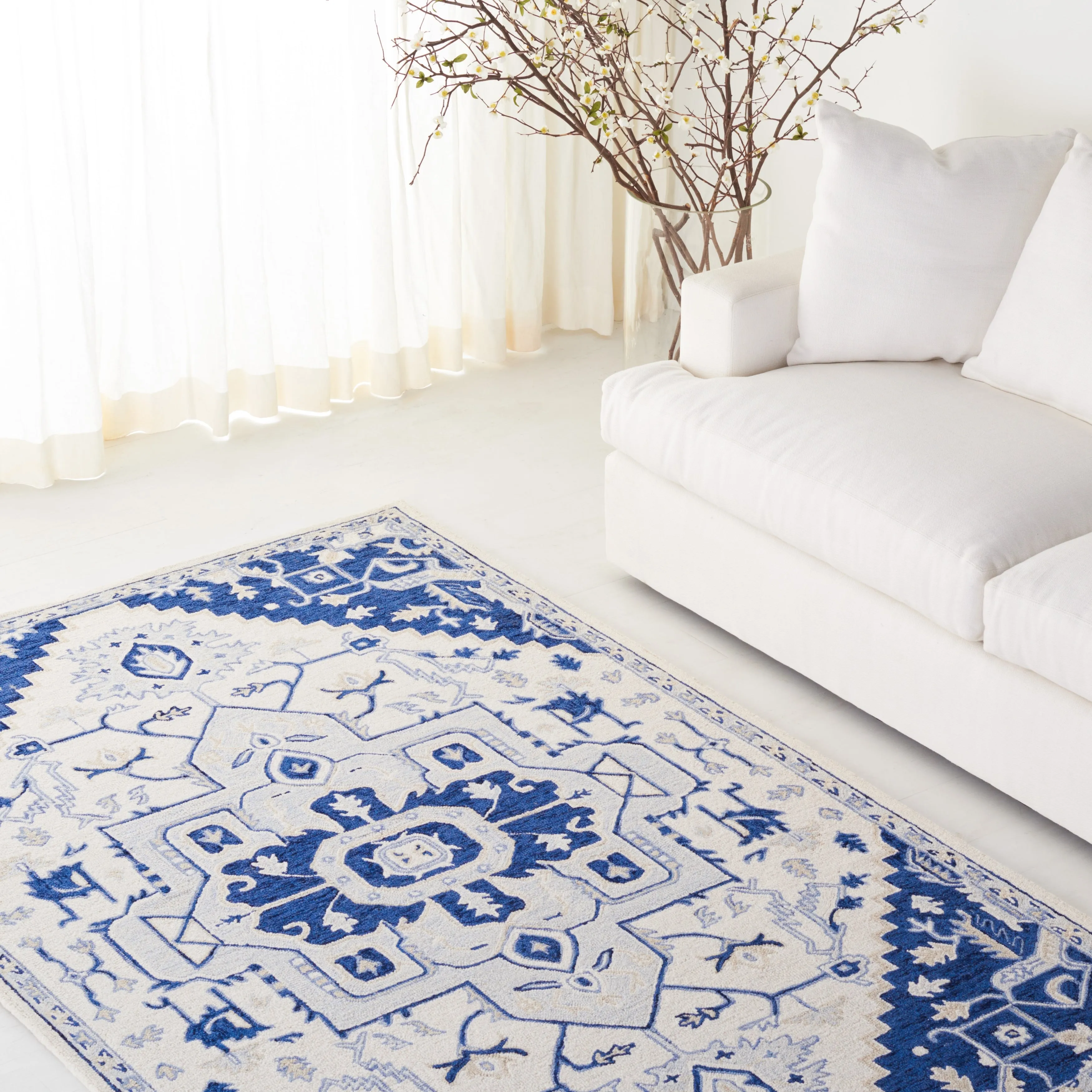 Lauren Ralph Lauren. Handmade Gunnhild Wool Rug