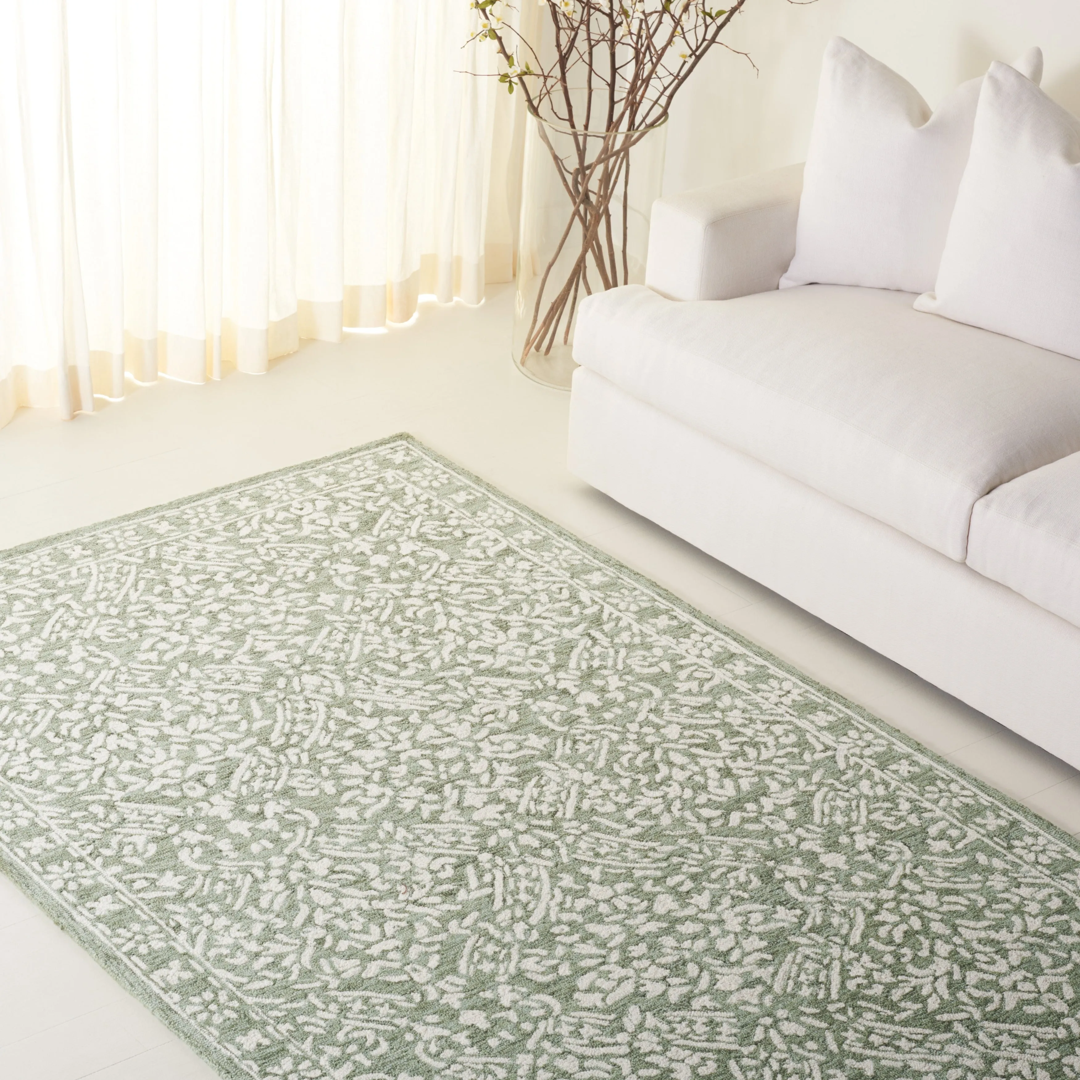 Lauren Ralph Lauren. Handmade Olivier Contemporary Floral & Botanical Wool Rug