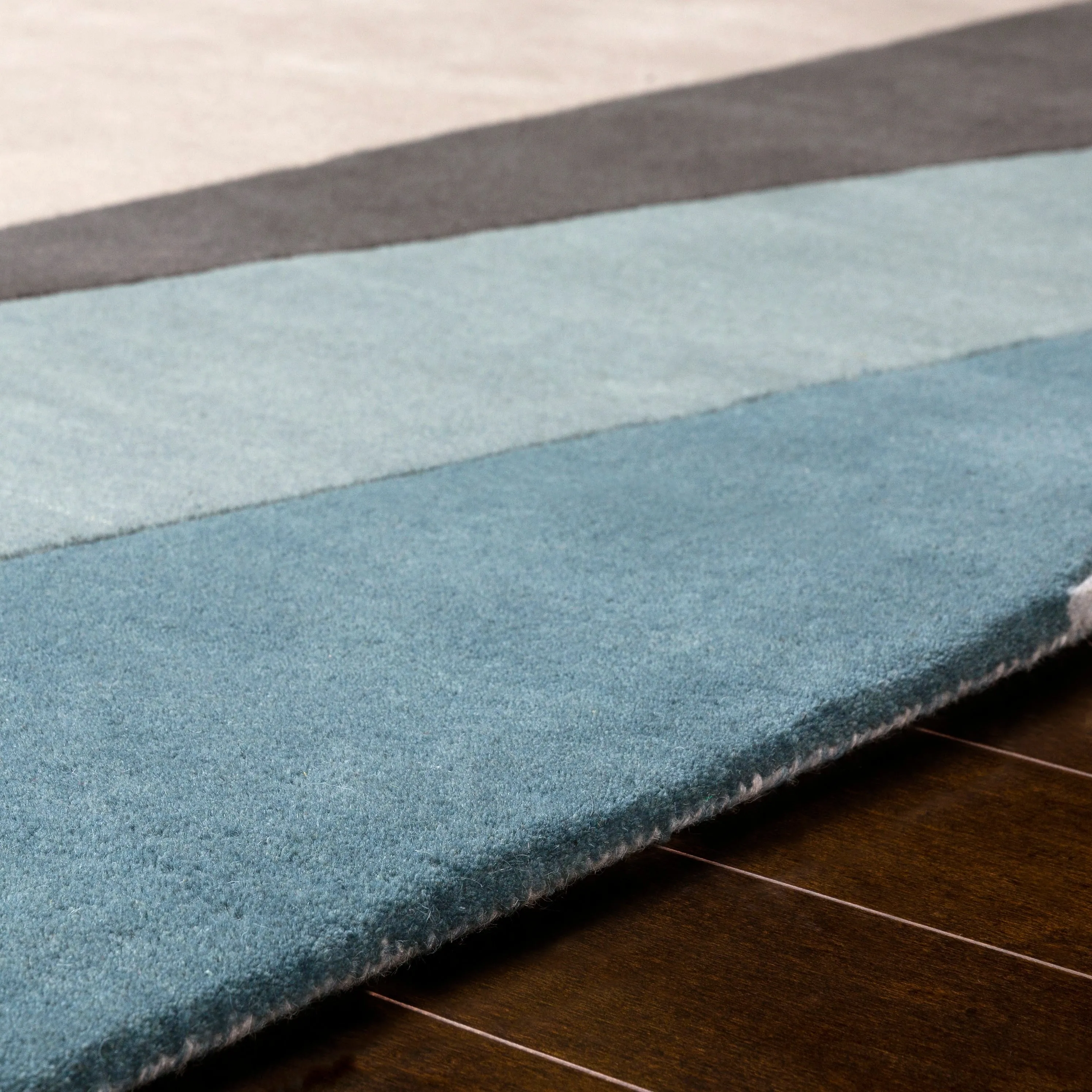 Livabliss Ivarshyttan Modern Area Rug