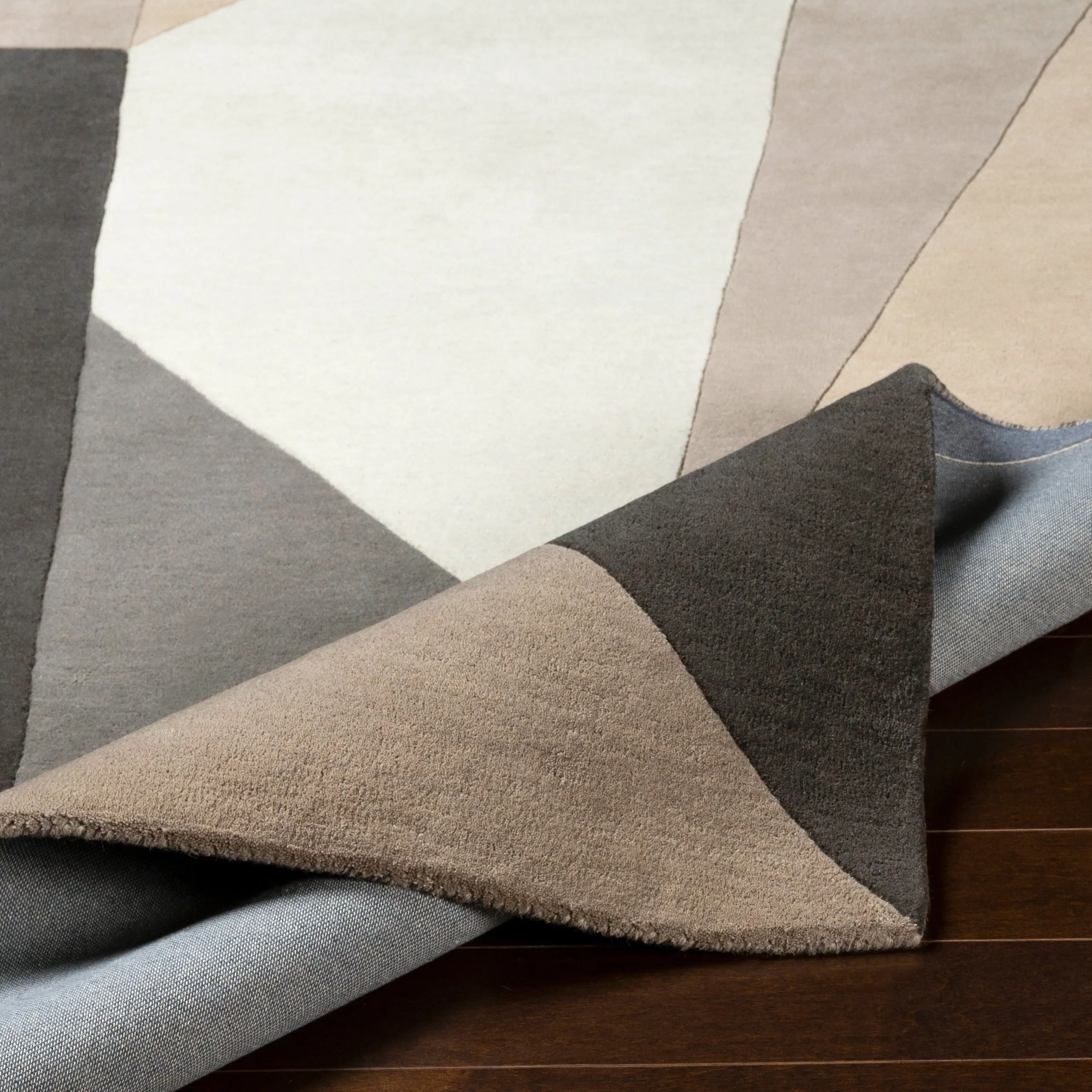 Livabliss Ivarshyttan Modern Area Rug