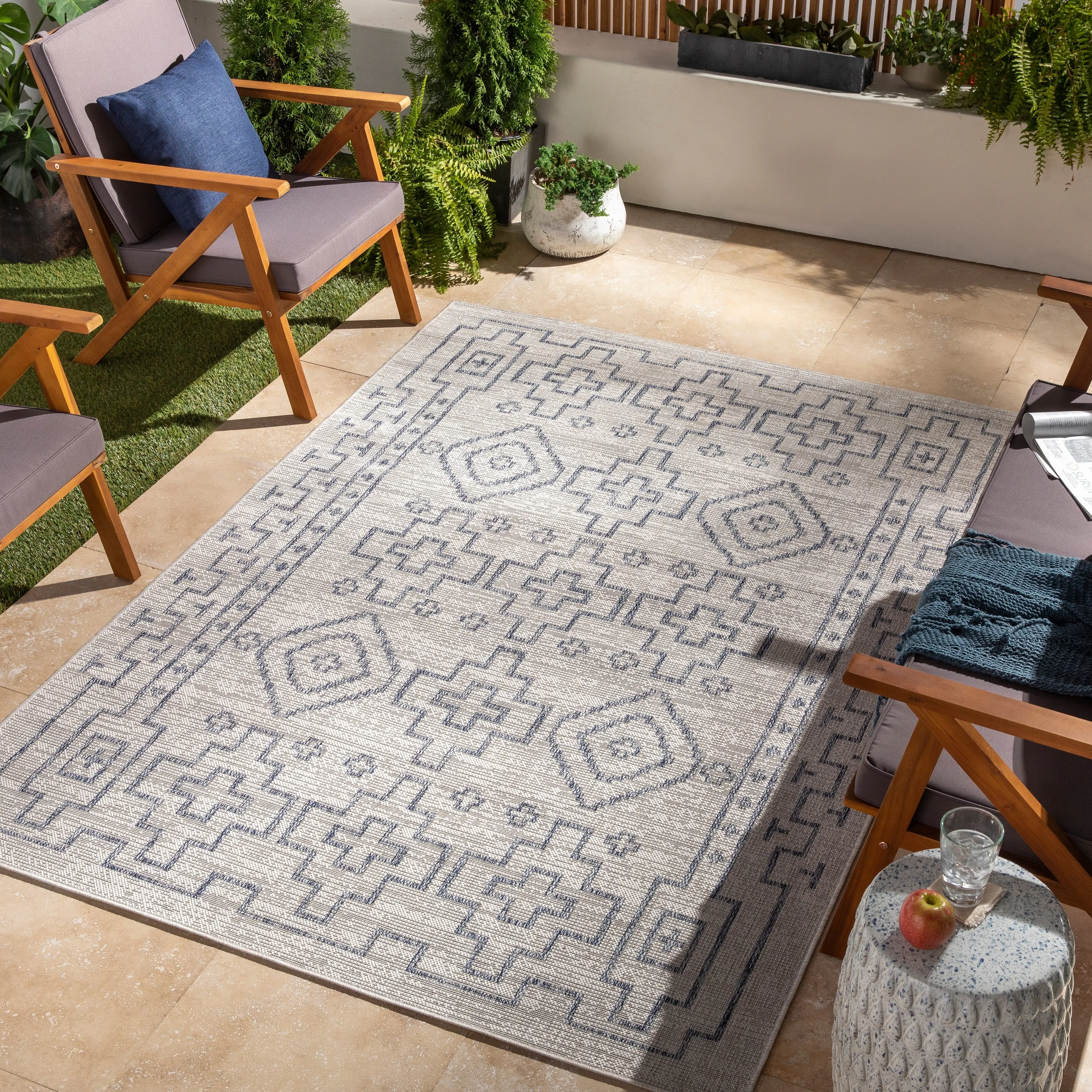 Livabliss Lynton Southwestern Border Indoor/ Outdoor Area Rug