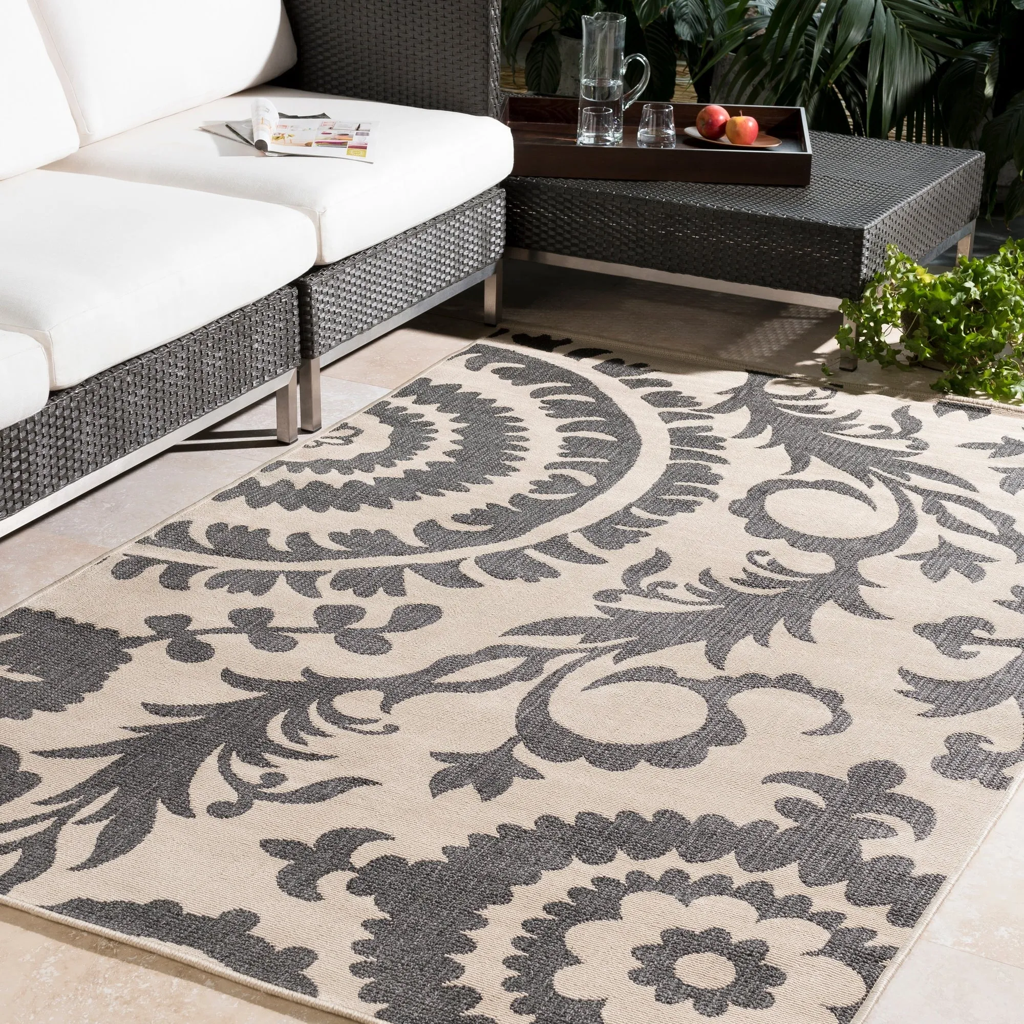 Livabliss Nina Contemporary Floral Indoor/Outdoor Area Rug