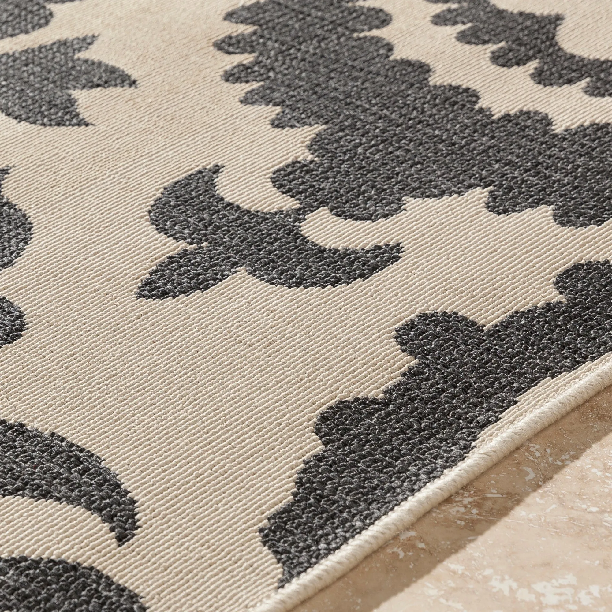 Livabliss Nina Contemporary Floral Indoor/Outdoor Area Rug