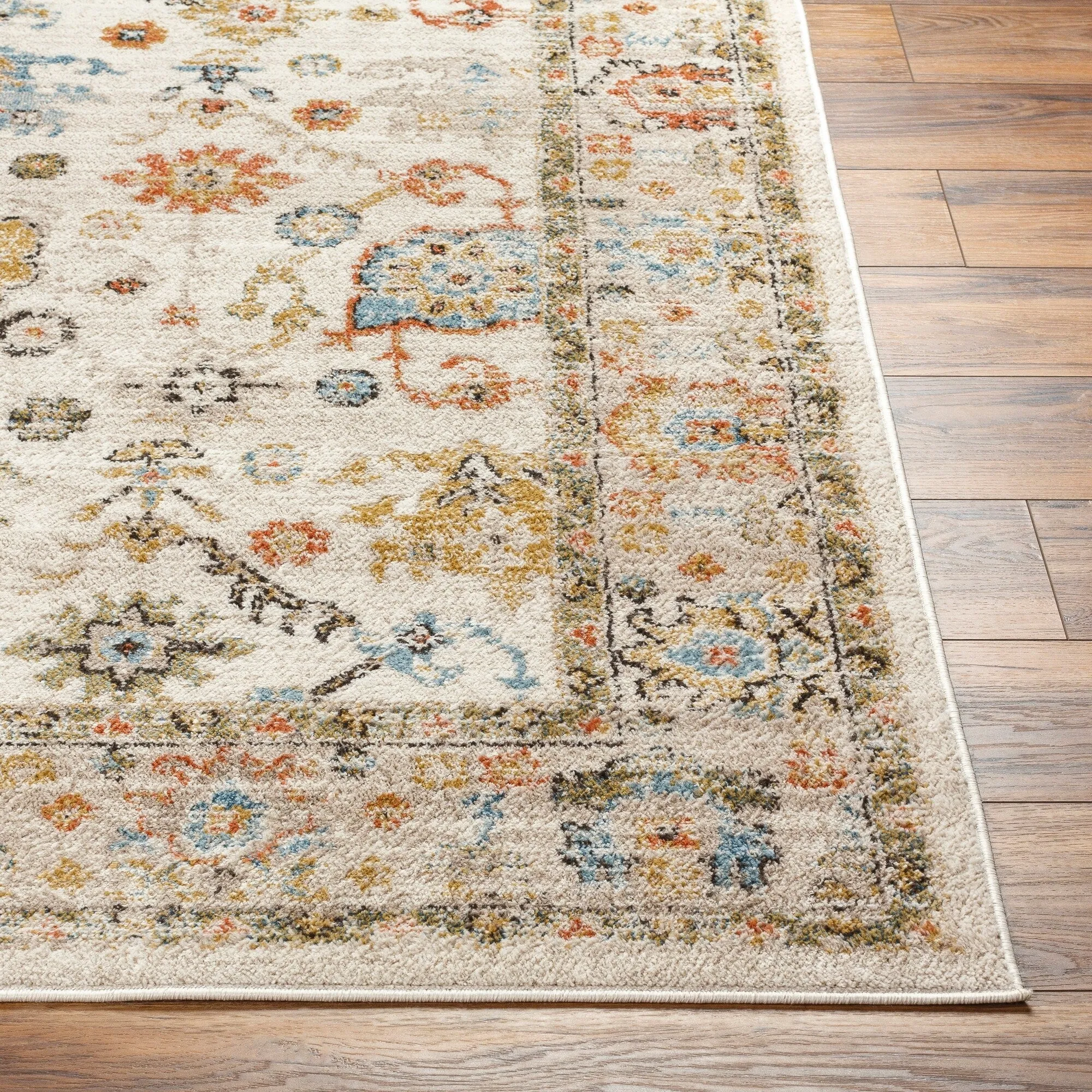 Livabliss Pertek Traditional Floral Area Rug